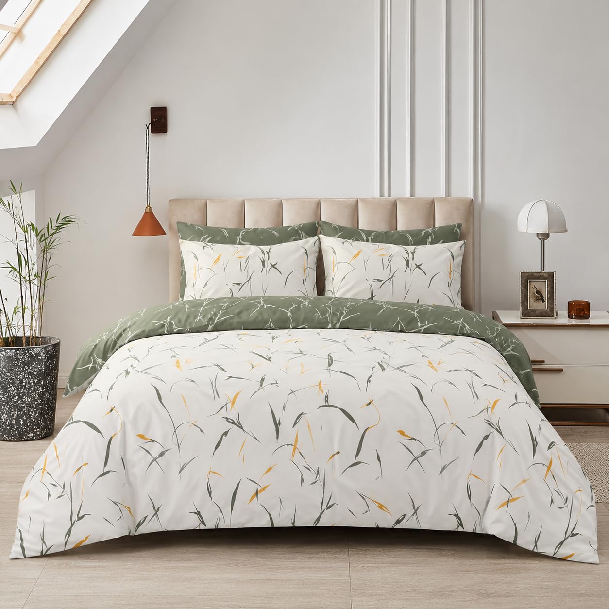 MK Home Textile King Size Duvet Cover Sets Premium Printed Reversible Floral Design Soft Brushed Microfibre Bedding Sets King Size with Pillowcases Easy Care Machine Washable (King, Green Leaves)