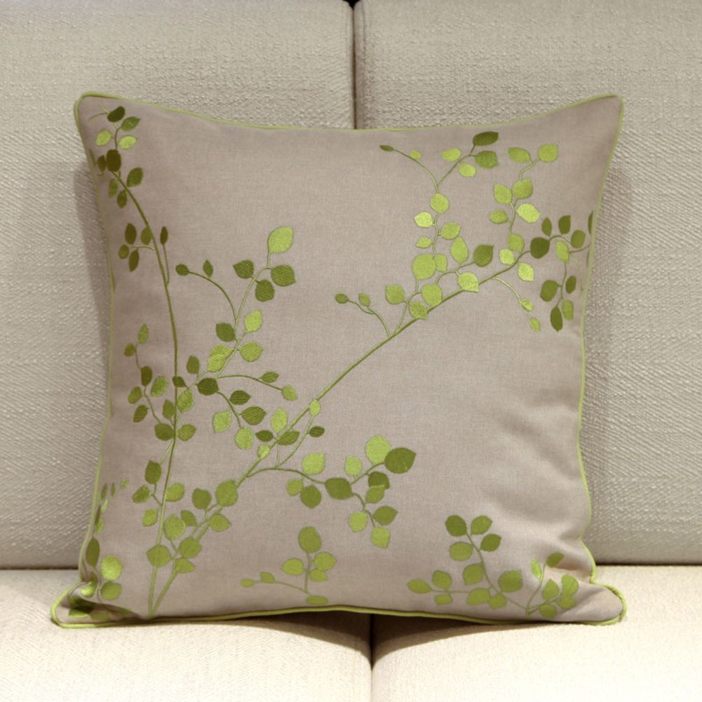 Coussins du canapé style nature pour un salon cocooning couleur sable