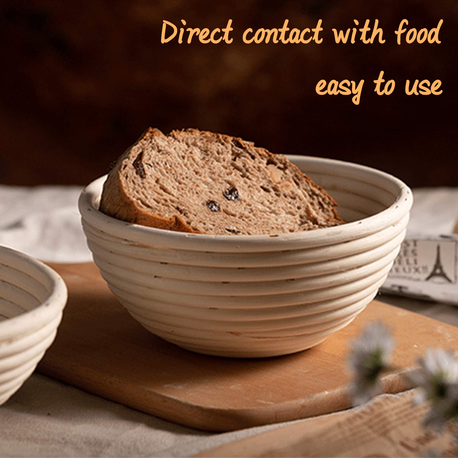 MUOIVG Cestino Rotondo da Lievitazione per Pane 25 x 25 x 8.5 cm,10" Cesto Lievitazione Pan 1000g in Rattan Naturale con Tela di Lino, Raschietto Pasta,Lame Taglierina Pane e Spazzola