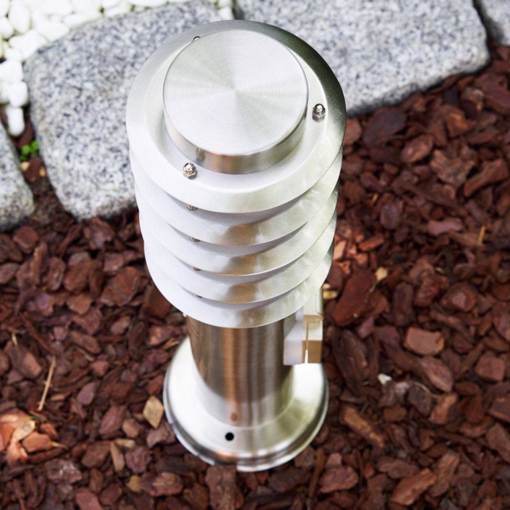 Borne d’éclairage Tunes en acier et plastique étanche avec un détecteur de mouvement et une prise, luminaire d'extérieur (IP44) de 45 cm de haut pour une ampoule E27, ampoule(s) non incluse(s)