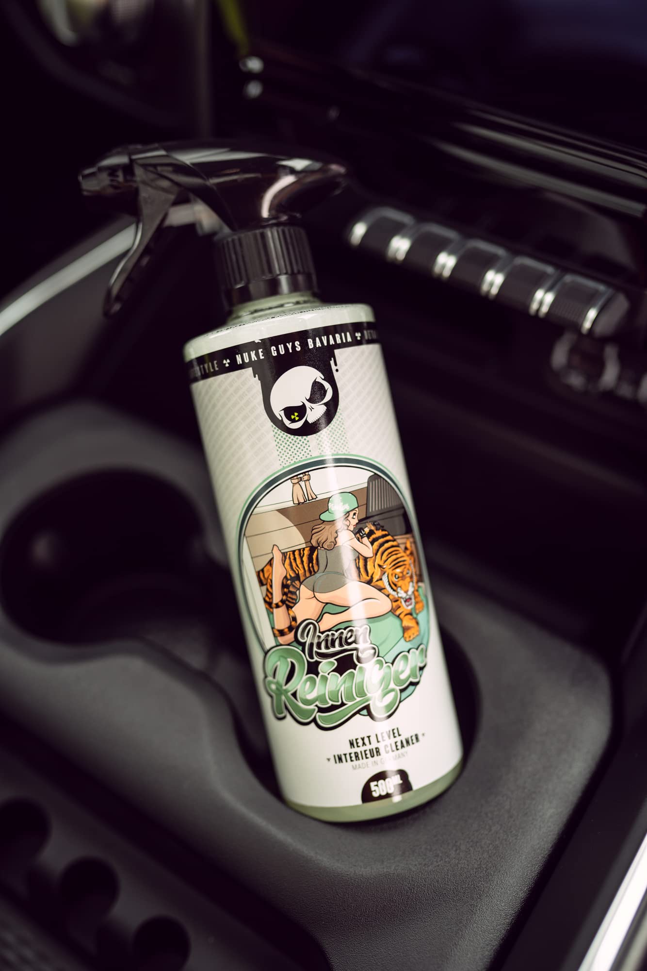 Nuke Guys Set de lavado profesional para el lavado de manos óptimos – Gold Bucket 3,5 GAL + Grit Guard + champú grueso 500 ml + gel para llantas 1 L + limpiador interior 500 ml + paño seco + guante de