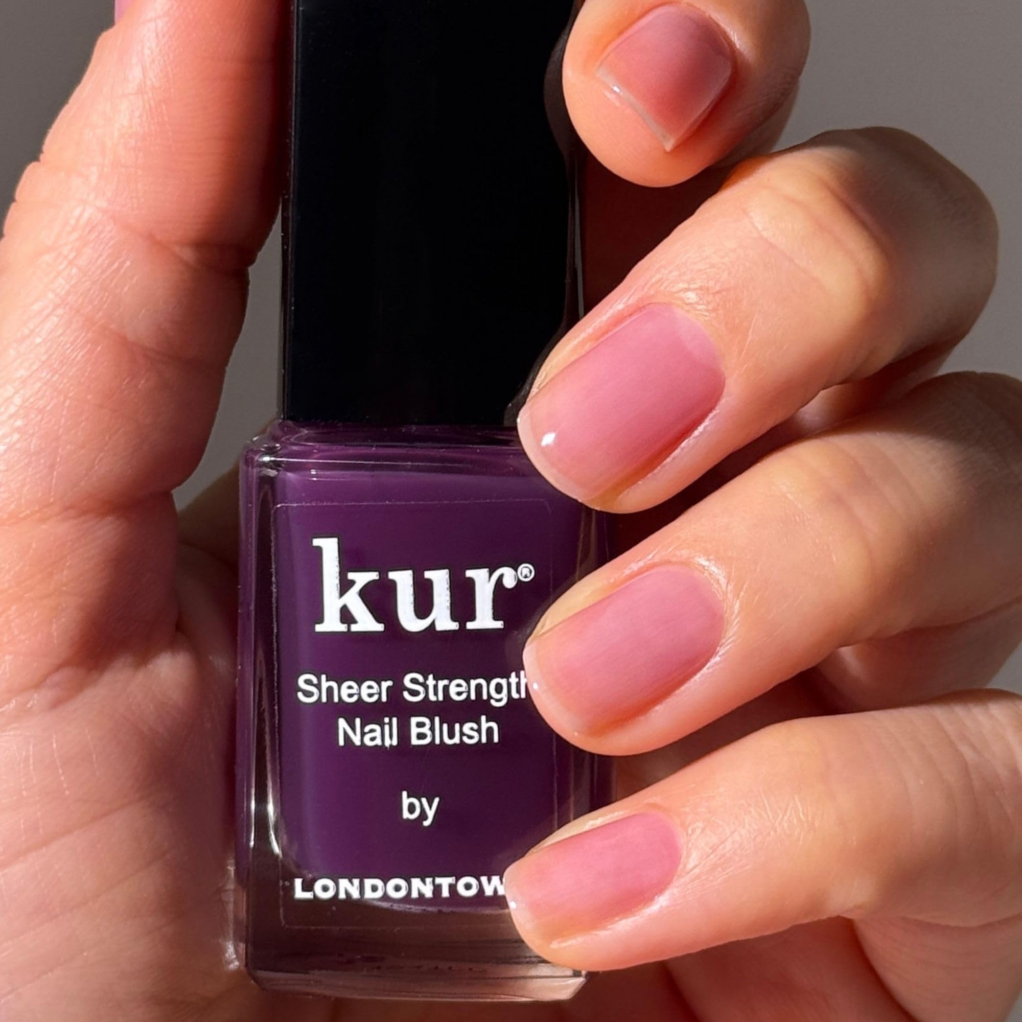 LONDONTOWN Sheer Strength Blush – Durcisseur d'ongles teinté 2 en 1 avec finition gelée, Concord, 11,8 ml