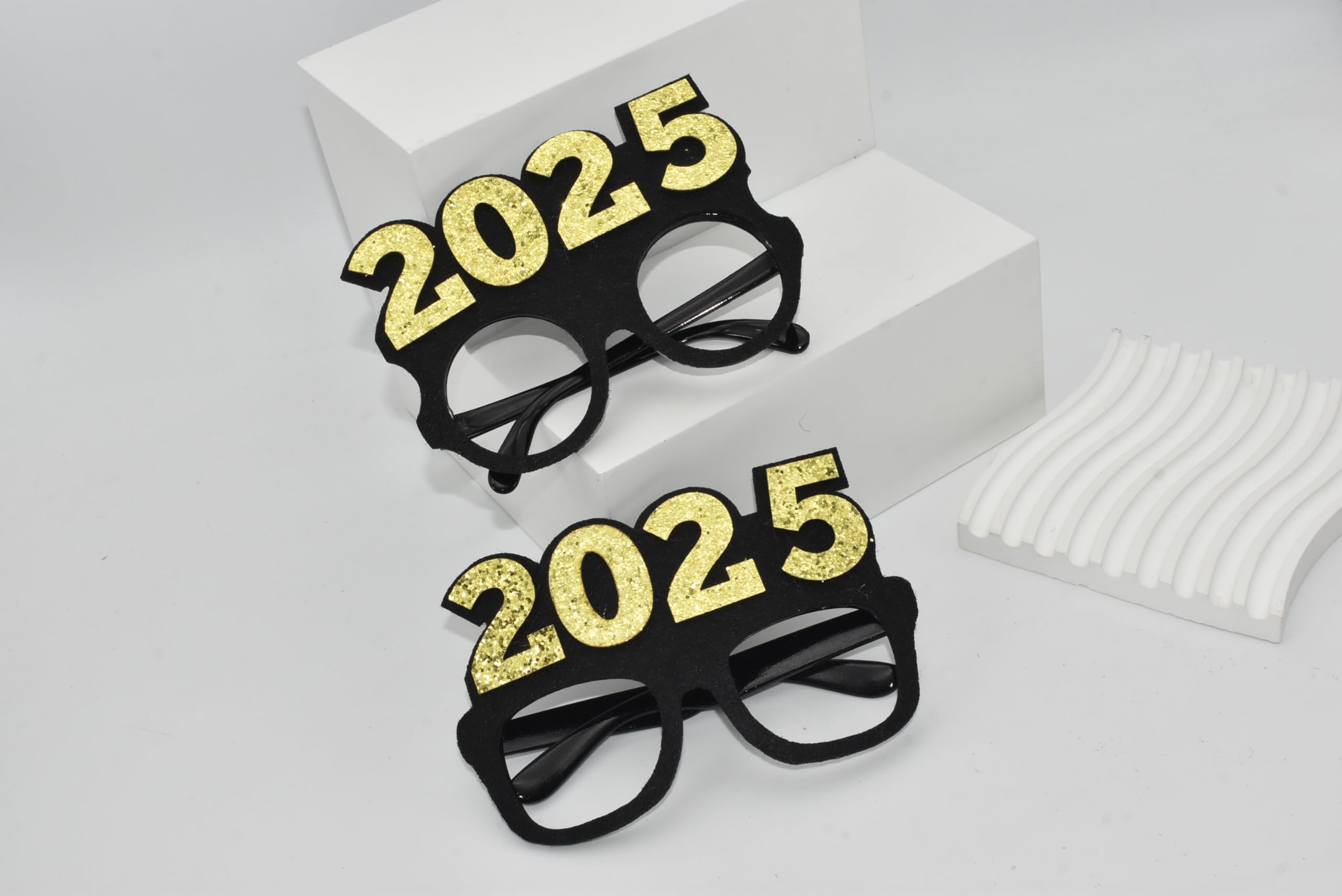 SWYOUN 2PCS 2025 Gold Glitter Eyeglasses Happy New Year's Eve Glasses Graduation 2025 Party Photo Props