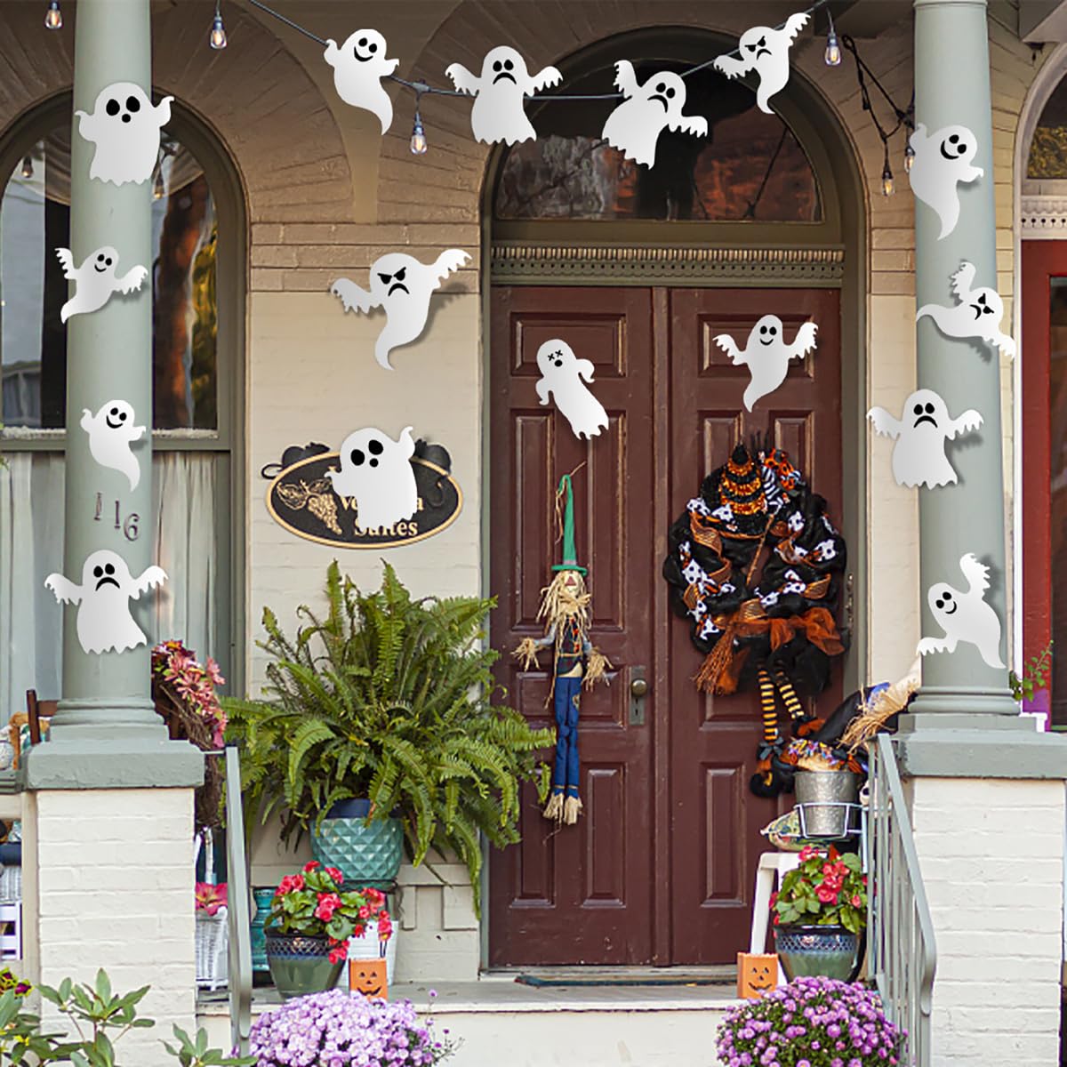 42 szt. Halloween naklejki dekoracyjne 3D uroczy duch naklejki ścienne samoprzylepne dekoracja biały mały duch naklejki ścienne Halloween artykuły imprezowe do domu gotyckiego domu drzwi pokoju na