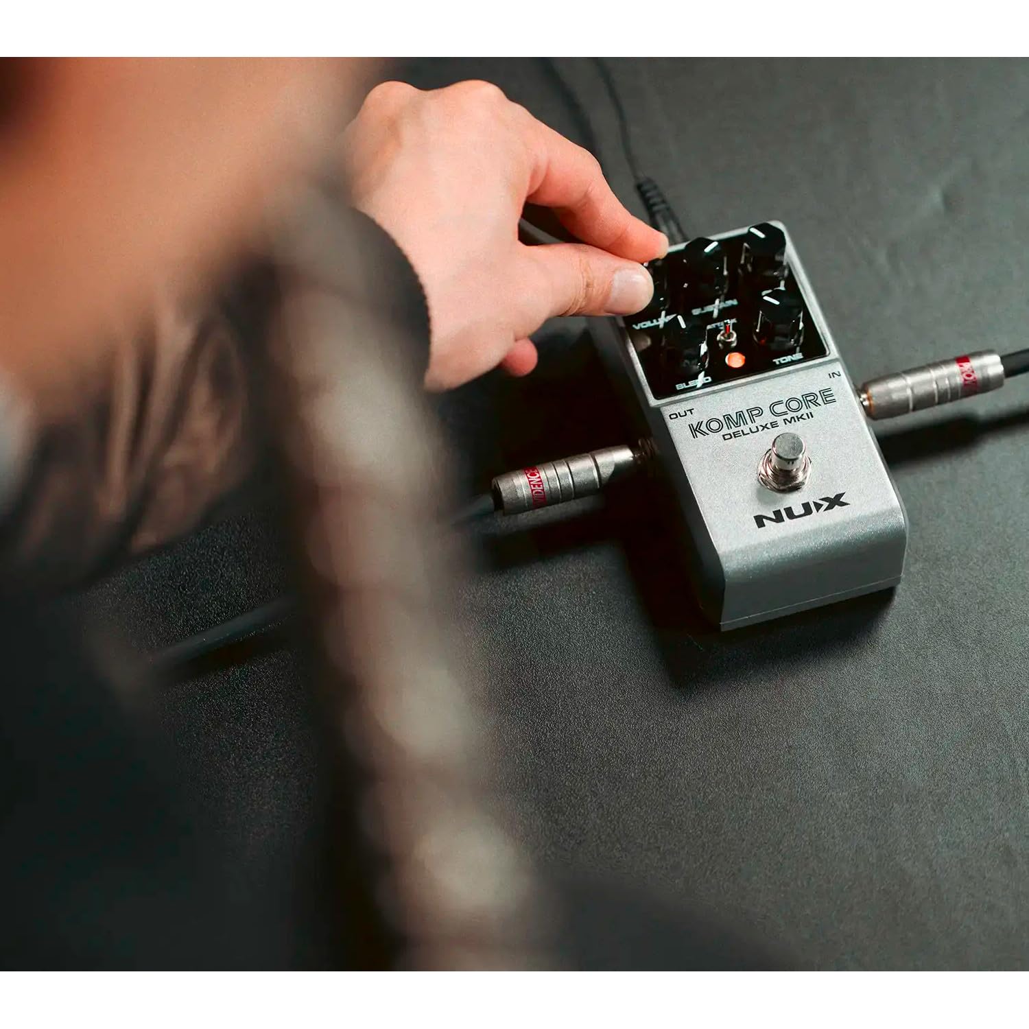 NUX | Komp Core Deluxe MKII Pédale de compression pour guitare analogique avec commandes Sustain, Clip & Blend – True Bypass, Attack Switch, Compact FX pour guitare électrique, Blues, Rock, Country