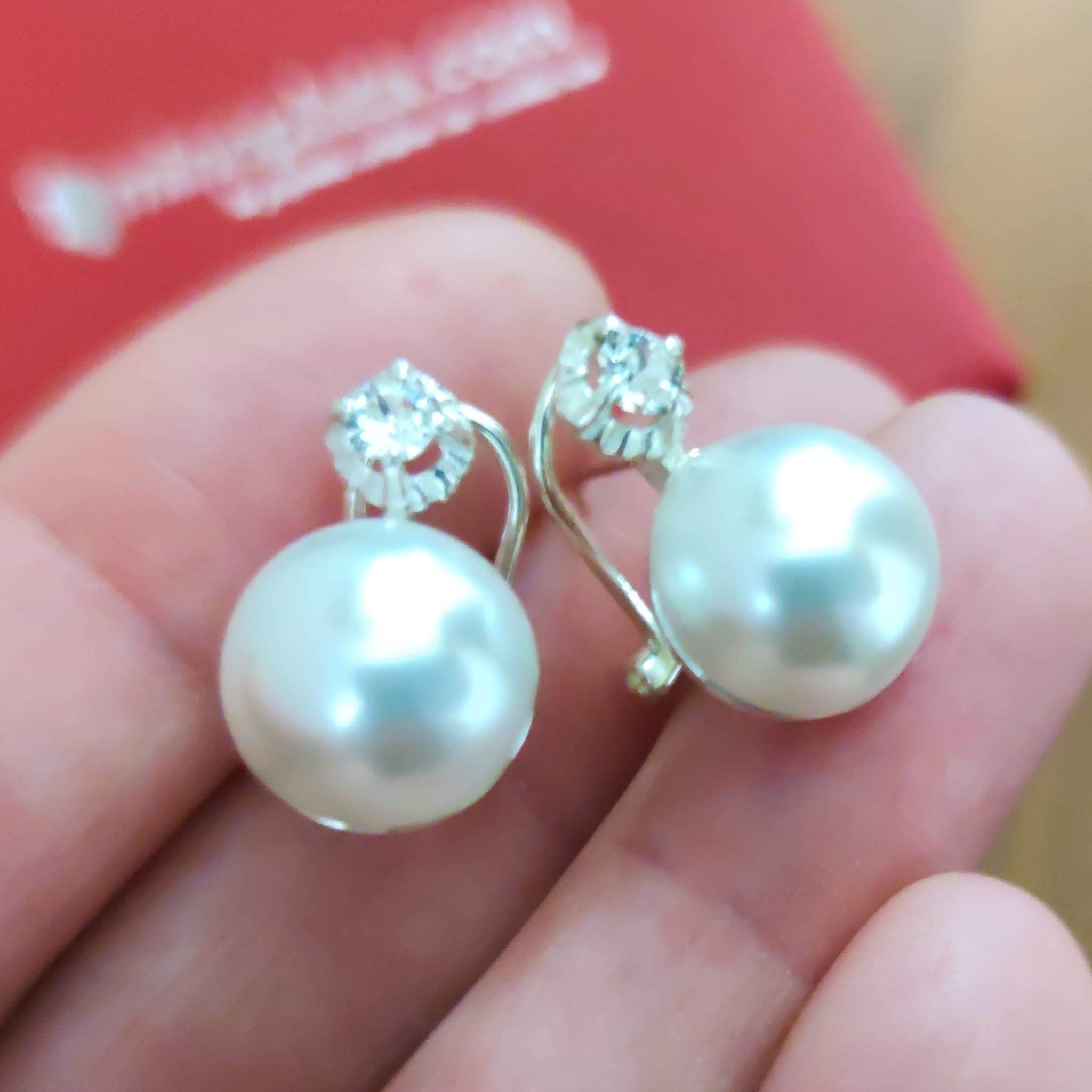Pendientes Plata Japonesa Perla Blanca 12 Mm. con Cierre Omega Ideales para Mujeres Que adoran Las Joyas clásicas