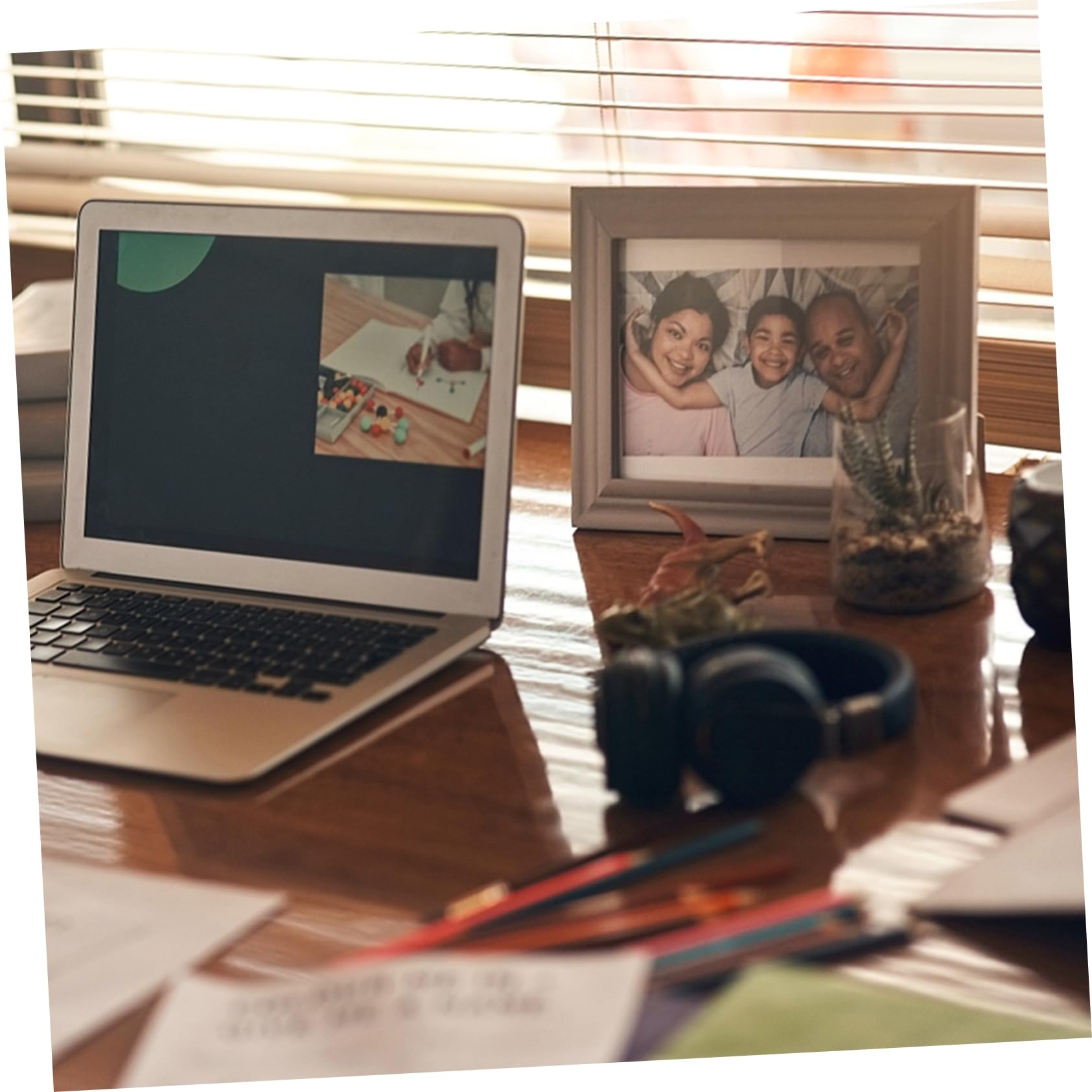 RORPOIR 12pcs Plastic Photo Frame Brackets Easy to Install Display Racks for Tables Offices and Studios Elegant Design for Artwork and Pictures