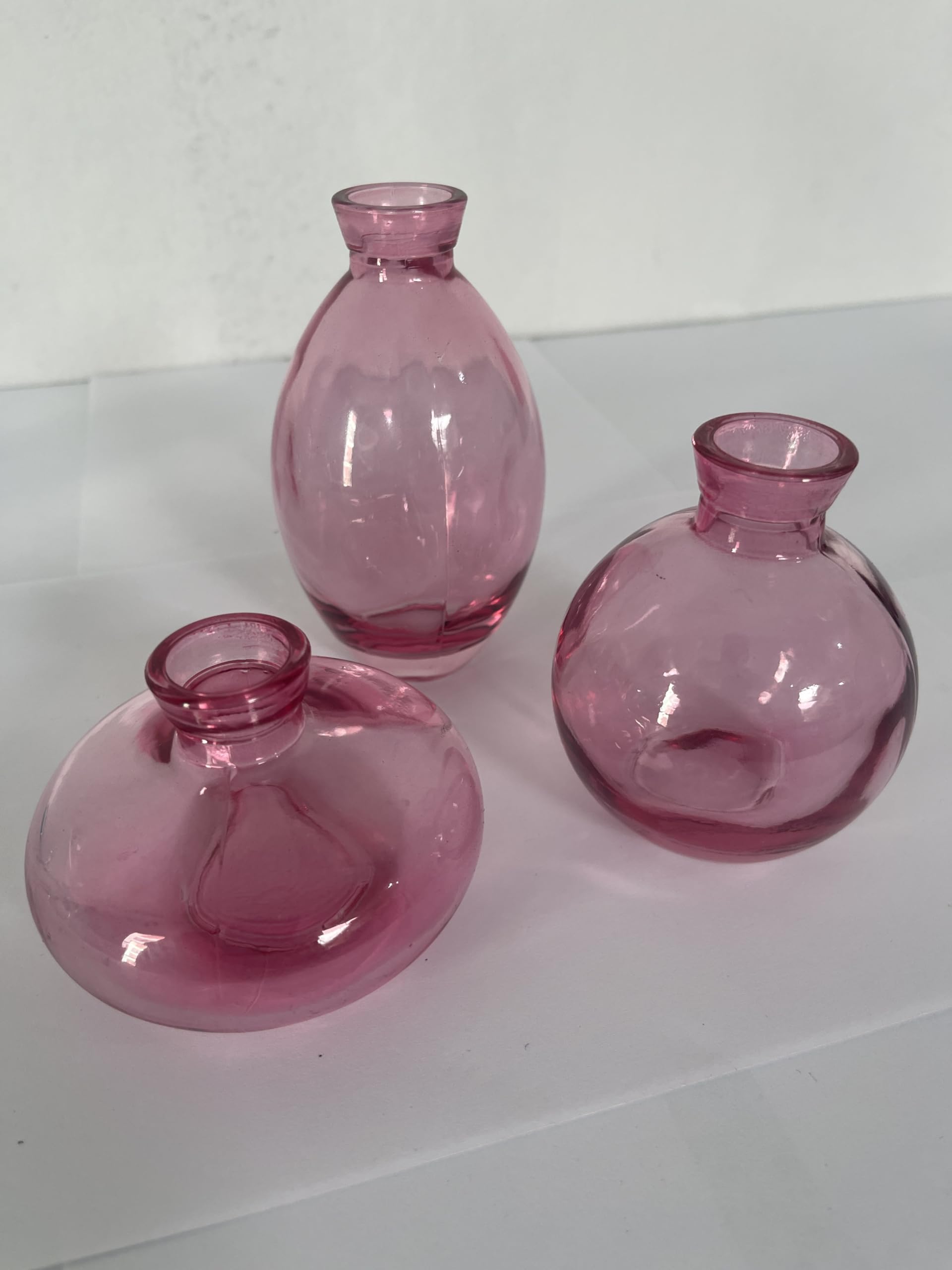 Glass Bud Vase, 3 Pcs/Set Small Vases for Flowers, Bud Vases for Centerpieces, Short Minimalist Aesthetic Home Decor Vintage, Mini Flower Vases in Bulk for Rustic Decorations (Pink)