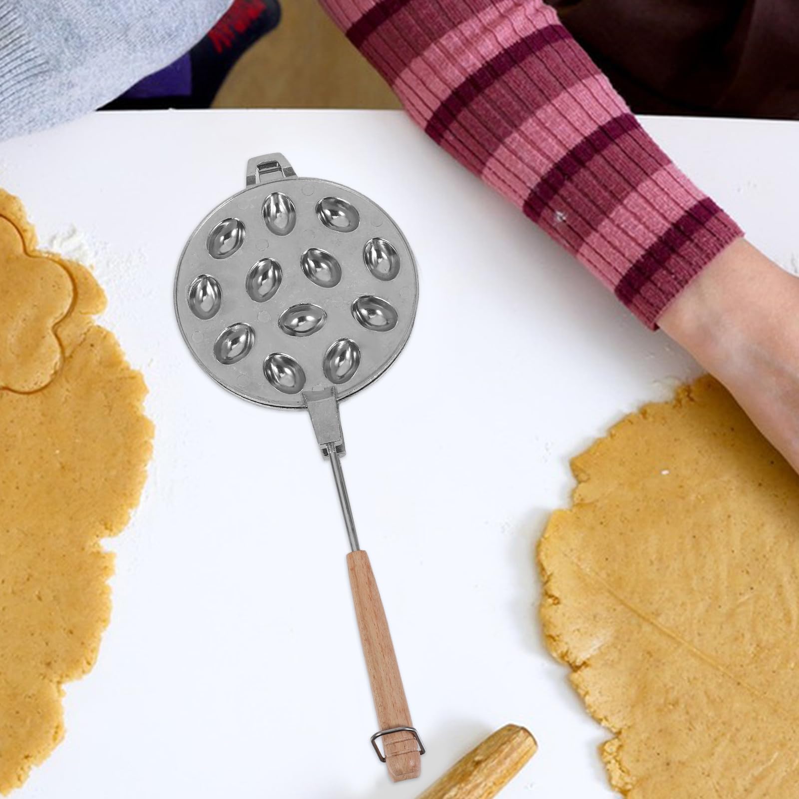 Stampo per Biscotti in Lega di Alluminio Argento 16 Scomparti a Forma di Noce Riutilizzabile e Resistente alle Alte Temperature per Feste Familiari