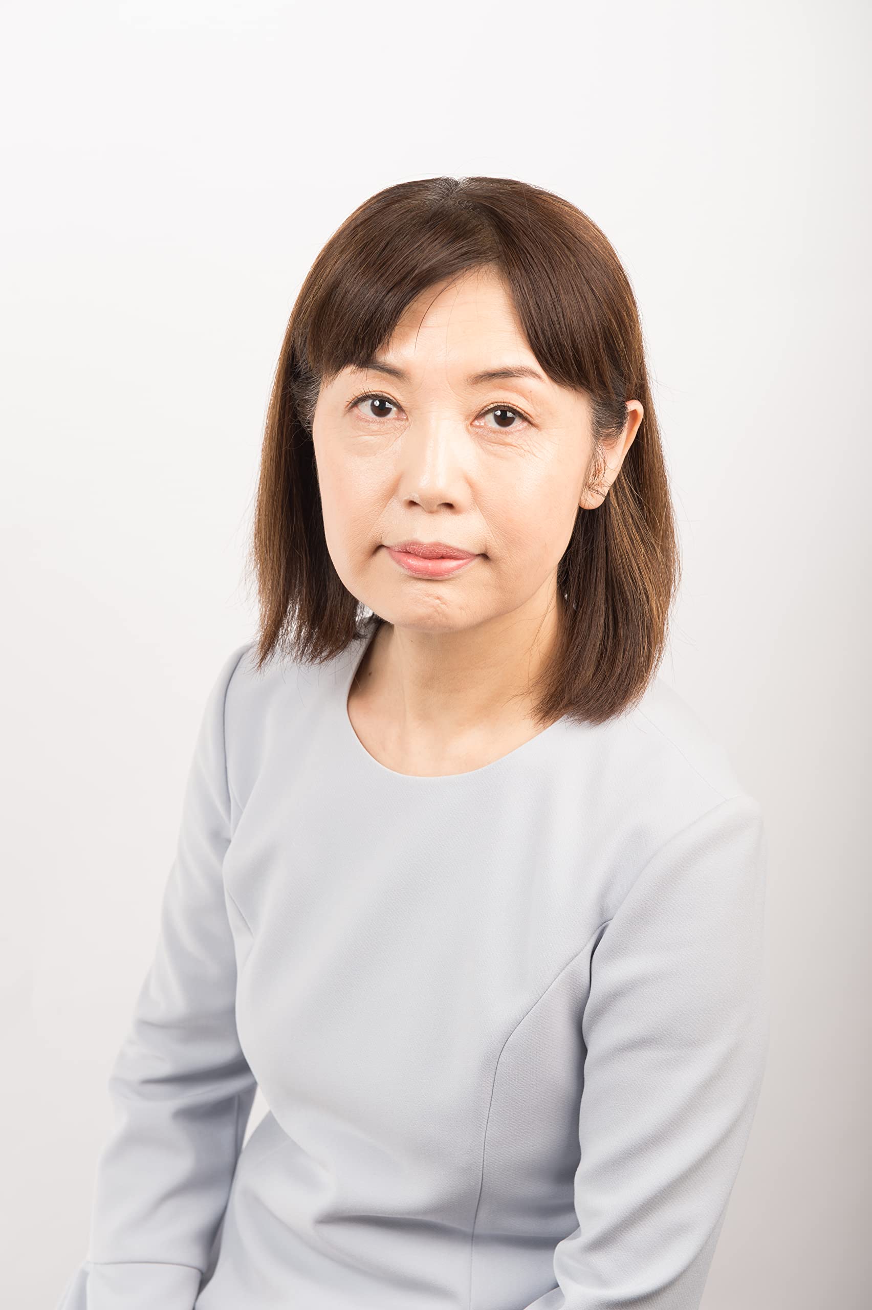 Amazon.co.jp: KAZUE WIG(ウィッグ) フェミニンショートスタイル 人工