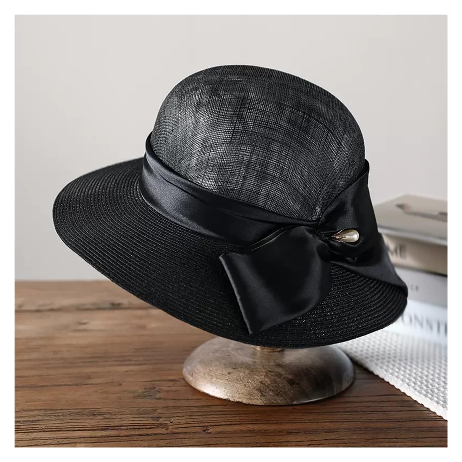 Chapeau de soleil en paille pour femme à grand avant-toit idéal pour vos sorties à la plage