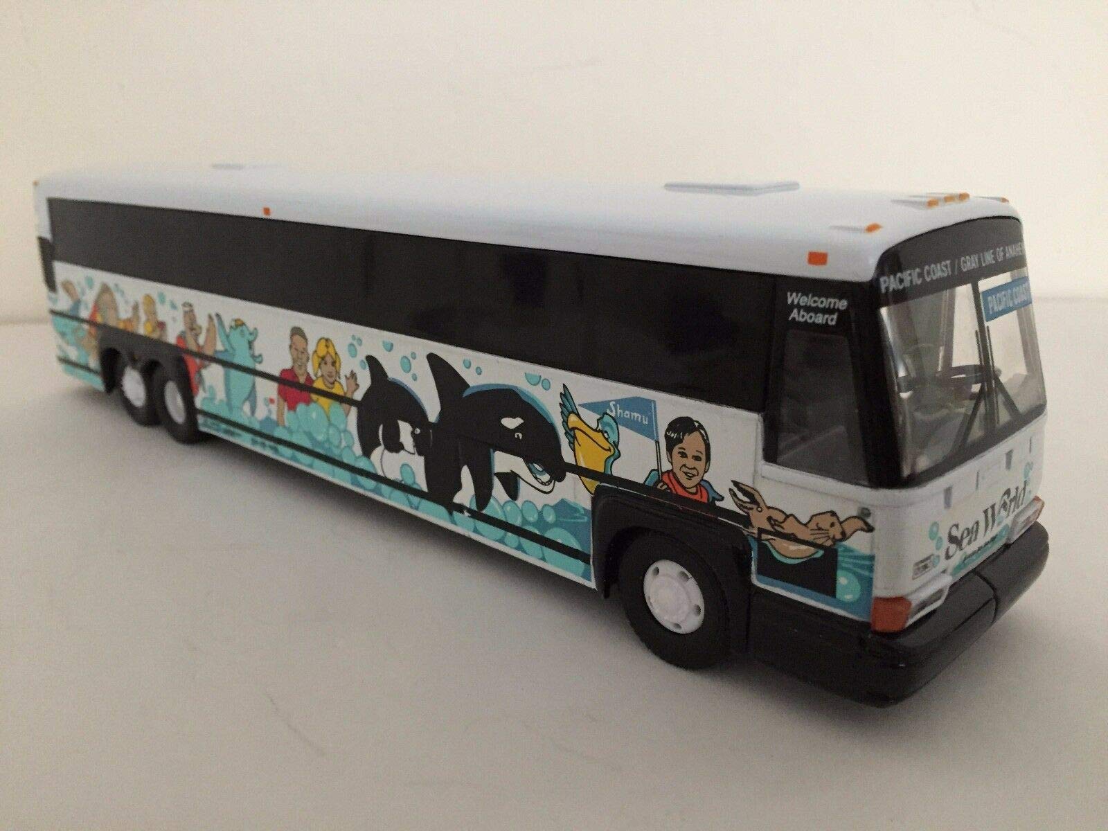 ミニカー CORGI TOYS COMMER BUS 2500 SERIES Amazon.com: Corgi MCI Gray Line of Anheim Pacific Coast-San Diego