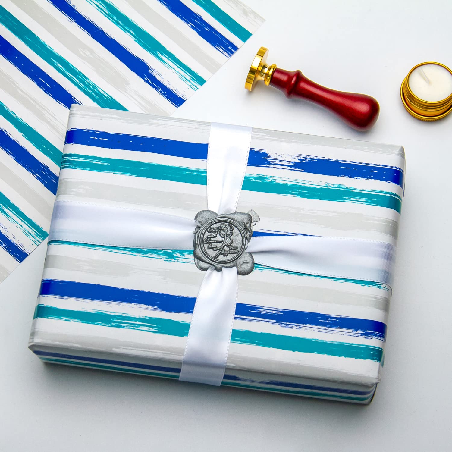 LeZakaa Carta Da Regalo Reversibile Compleanno - 43,2 Cm X 10 M, Blu Navy Con Scritta Happy Birthday E Righe Oro - 4