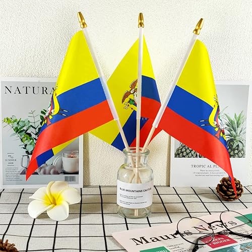 Miniatura 5 de Newperlite Banderas de mano pequeñas de Ecuador - Poste de madera maciza y parte superior de lanza (paquete de 12, 5 x 8 pulgadas)