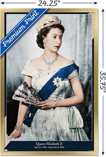 Miniatura 3 de Trends International Queen Elizabeth II - Póster de pared de reina, 22.375 x 34 pulgadas, versión enmarcada en oro