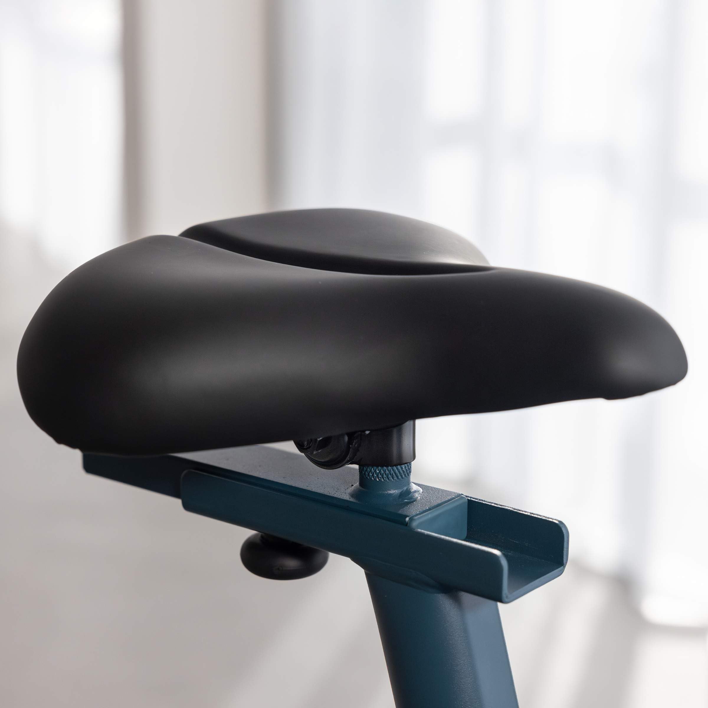 KETTLER SPORT Ergometer HOI TOUR+ STONE | Induktionsbremssystem Mit Bis Zu 600 Watt Spitzenleistung | 20 Trainingsprogramme, Interaktives Training Mit Apps
