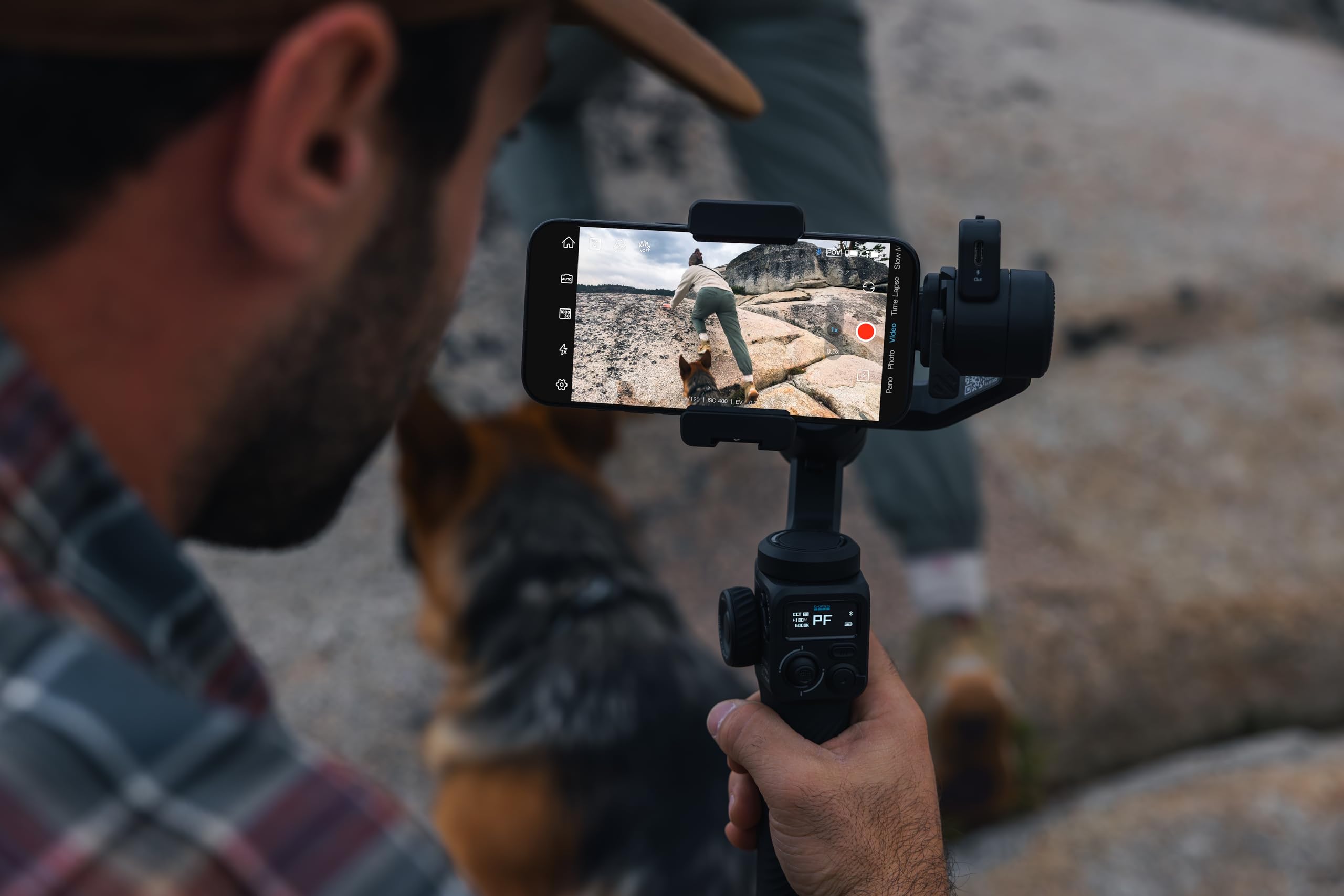 GoPro Fluid Pro AI - Stabilizzatore cardanico a 3 assi per videocamere GoPro e smartphone, tracciamento del soggetto, illuminazione, controllo wireless della videocamera, vlogging, rotazione a 360°