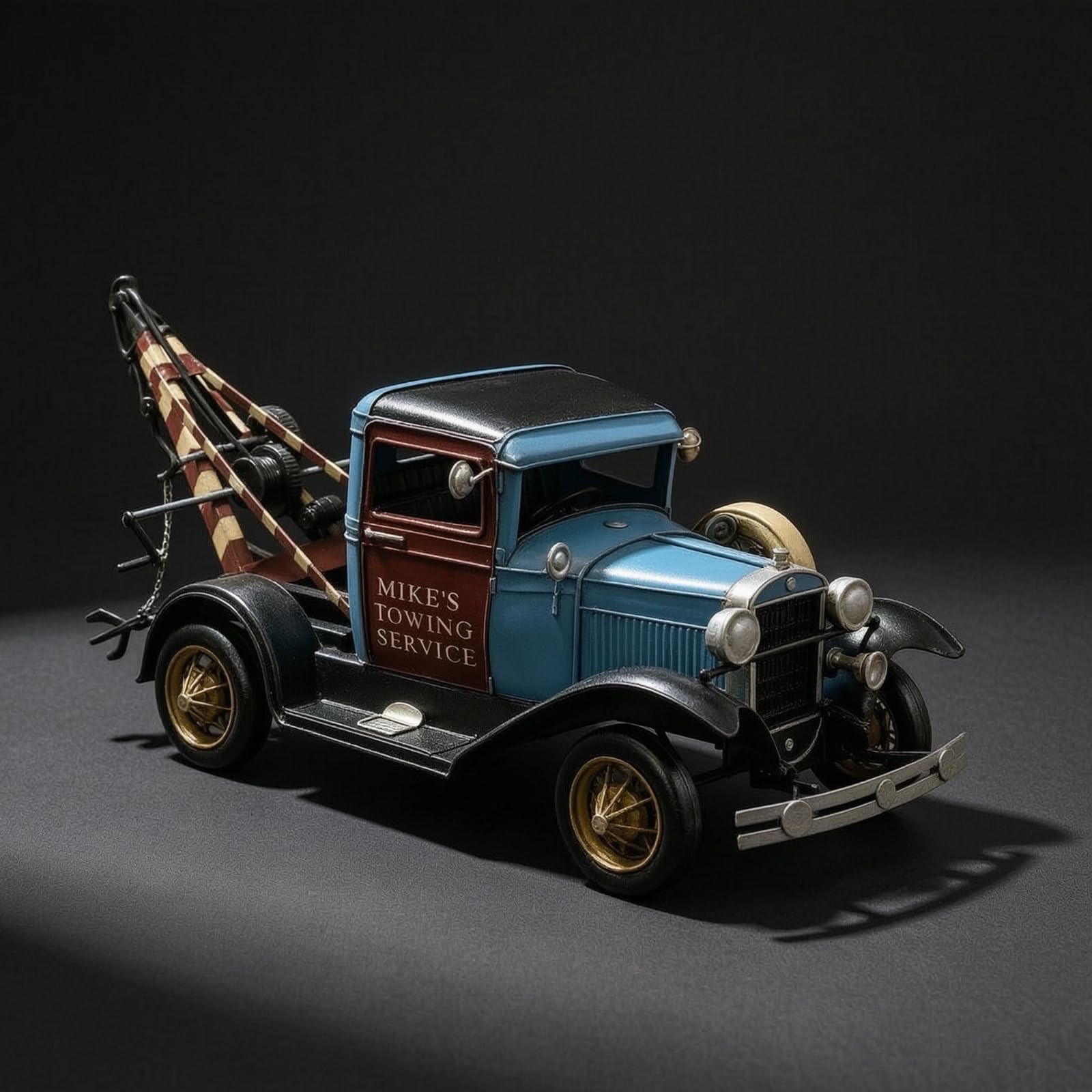 Vintage Vehicle Carro Attrezzi d'Epoca Modello Camion Traino Miniatura Auto Classica Metallo Artigianale Ferro Dettagli Striati Barra di Traino Adatto