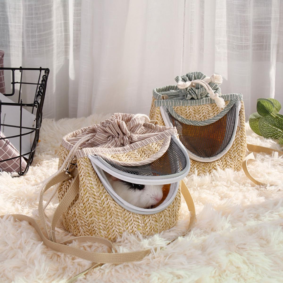Toyvian Small Pet Travel Carrier Bag with Window, Portable Hamster Hanging Bed and Guinea Pig Nest, Warm Soft Pet Backpack for Small Animals, Random Color
