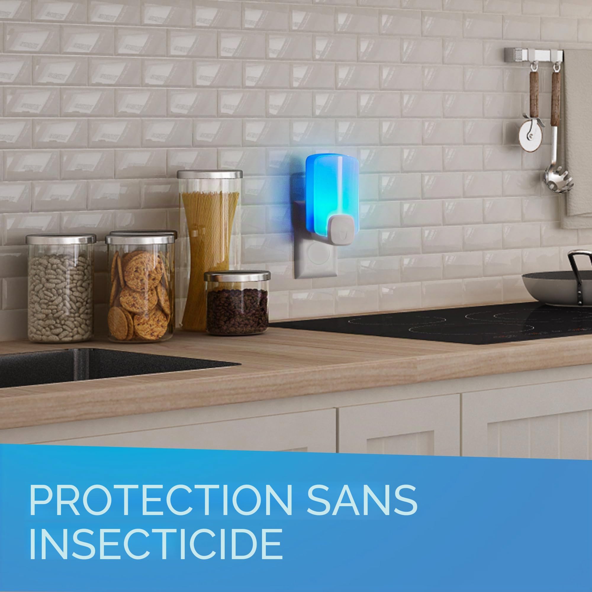Raid Essentials Piège Lumineux LED pour Mouches, Mouches à Fruits et Mites, Protection 24/7, sans Insecticide, adapté à la Famille, sans Odeur et sans résidus, pour l'intérieur, 1 piège Lumineux et 1