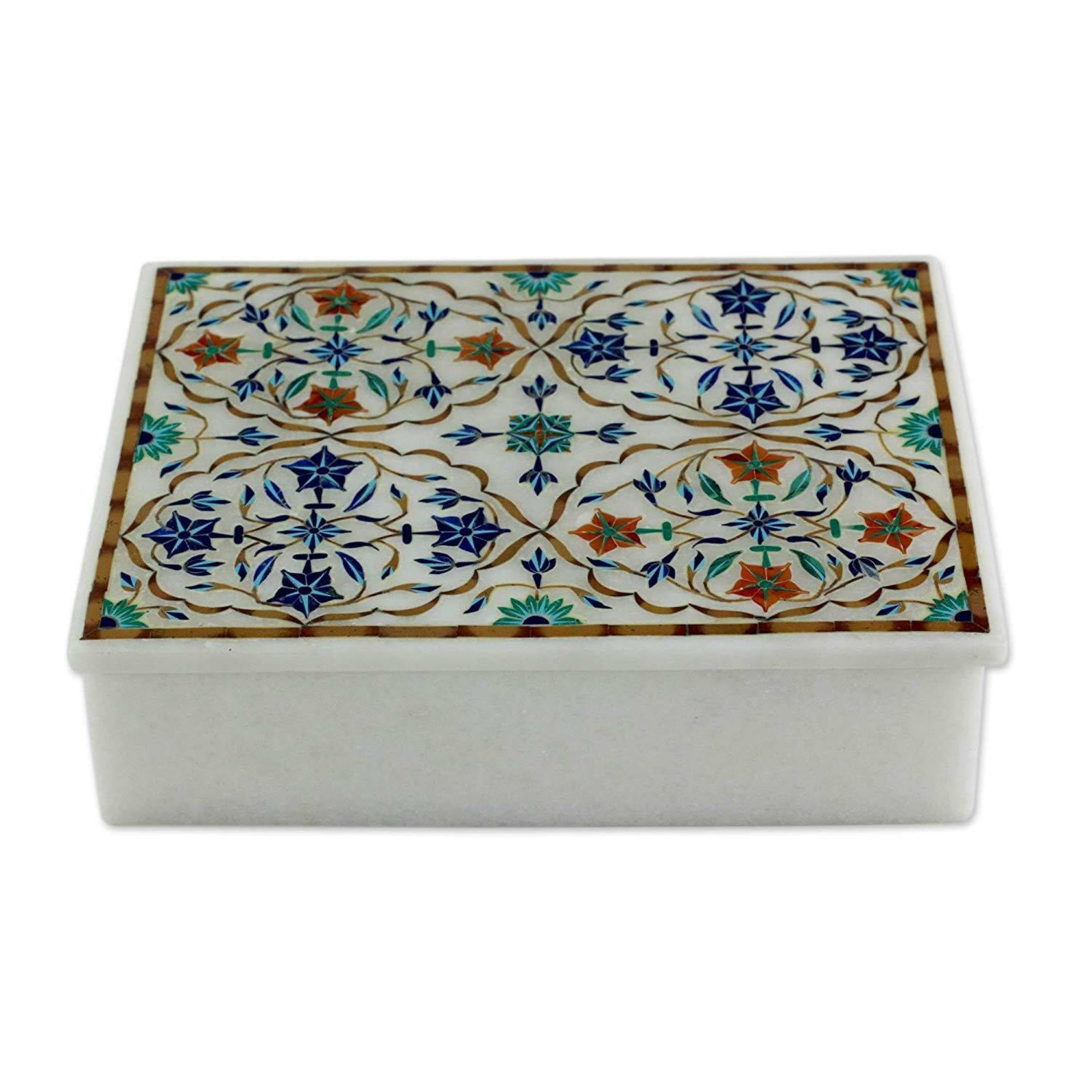 Boîte à bijoux marbre blanc pour une coiffeuse élégante et ordonnée