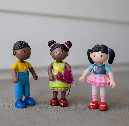 Miniatura 4 de HABA Little Friends Naomi - Figura de juguete de casa de muñecas de 4 pulgadas con colas de cerdo