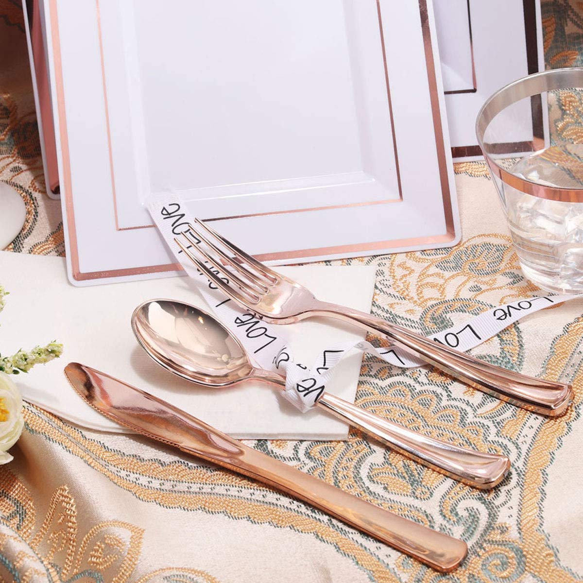 Servizio da tavola quadrato per 25 persone, in plastica oro rosa, con 150 pezzi di stoviglie riutilizzabili occasioni speciali, comprendenti piatti insalata, forchette, coltelli, cucchiai e tazze