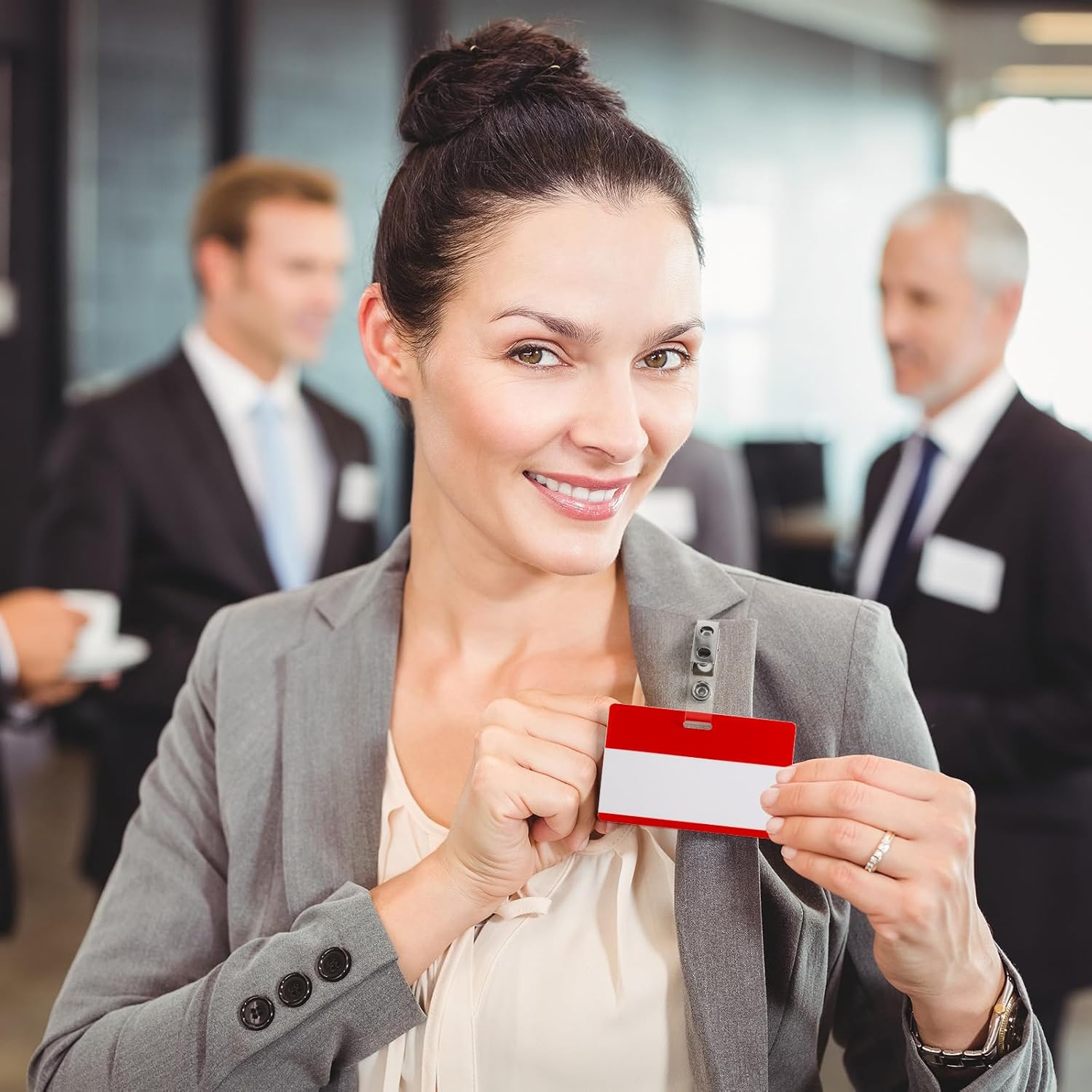 Seajan 600 Pcs Metal Badge Clips Bulk Double Hole Name Tag Clips with Clear PVC Straps Alligator ID Strap Clips for ID Cards Holders Office School Supplies