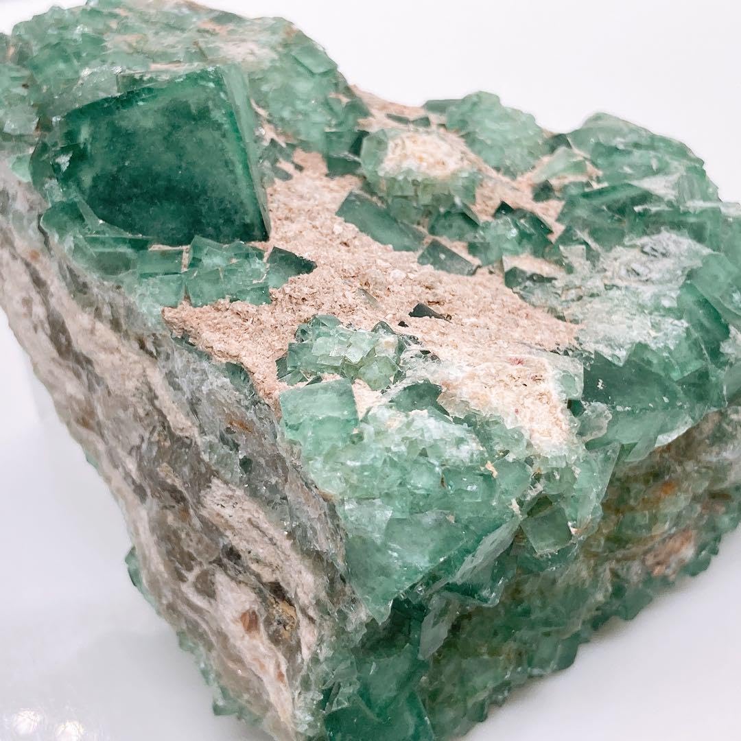 Amazon.co.jp: フローライト 蛍石 原石 鉱物標本 882 : おもちゃ