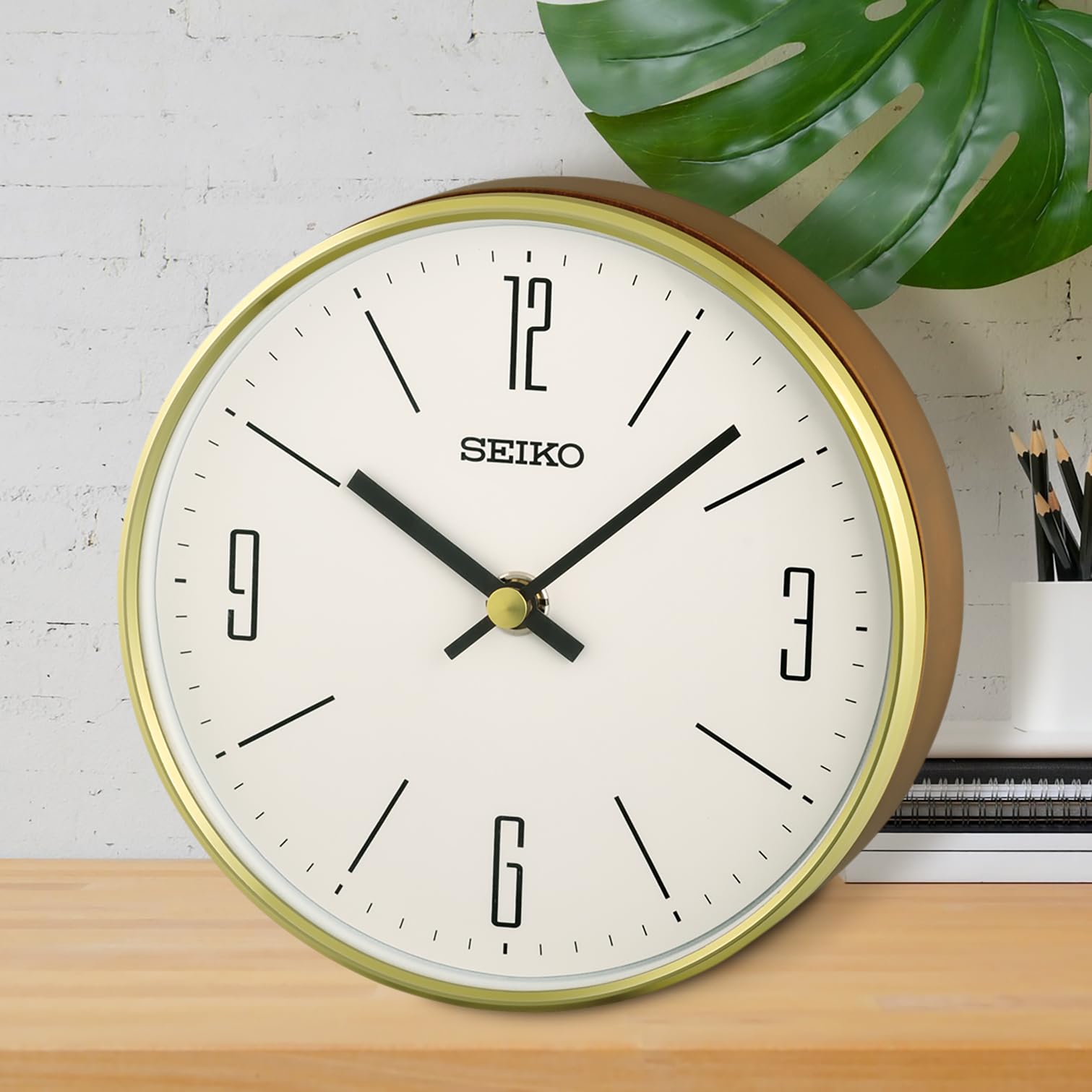 Amazon.com: SEIKO QXG158GLH Round Wood Case Desk/Table Clock, Gold
