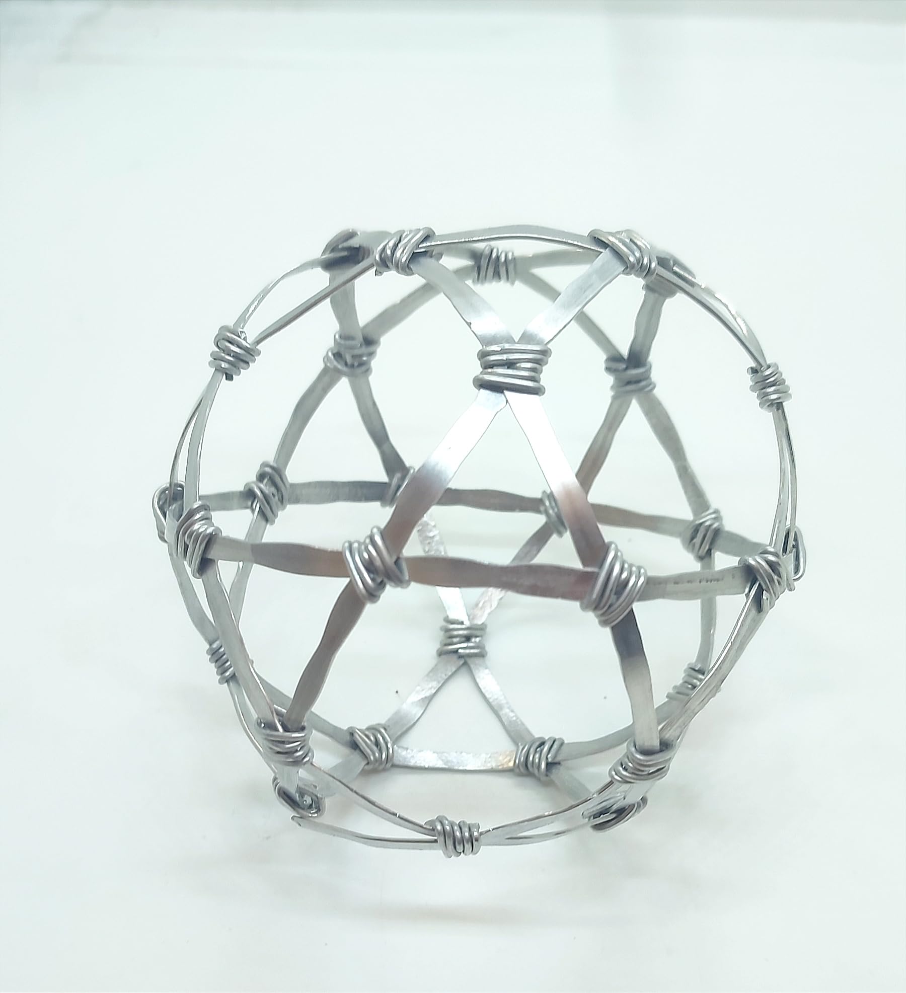 Pentasfera Artigianale 11 cm – Struttura Geometrica Decorativa Fatta a Mano – Design Olistico