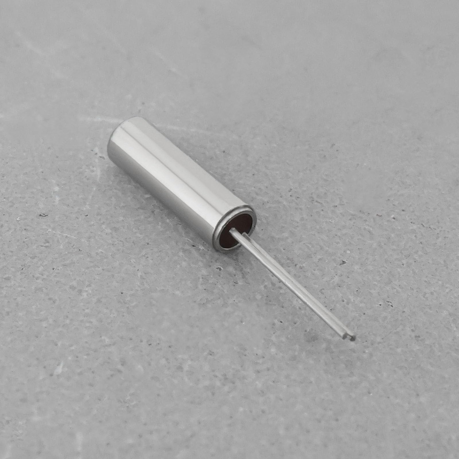 Osciladores de Cristal 32,768 KHz 2x6 mm para Reloj Electrónica PC