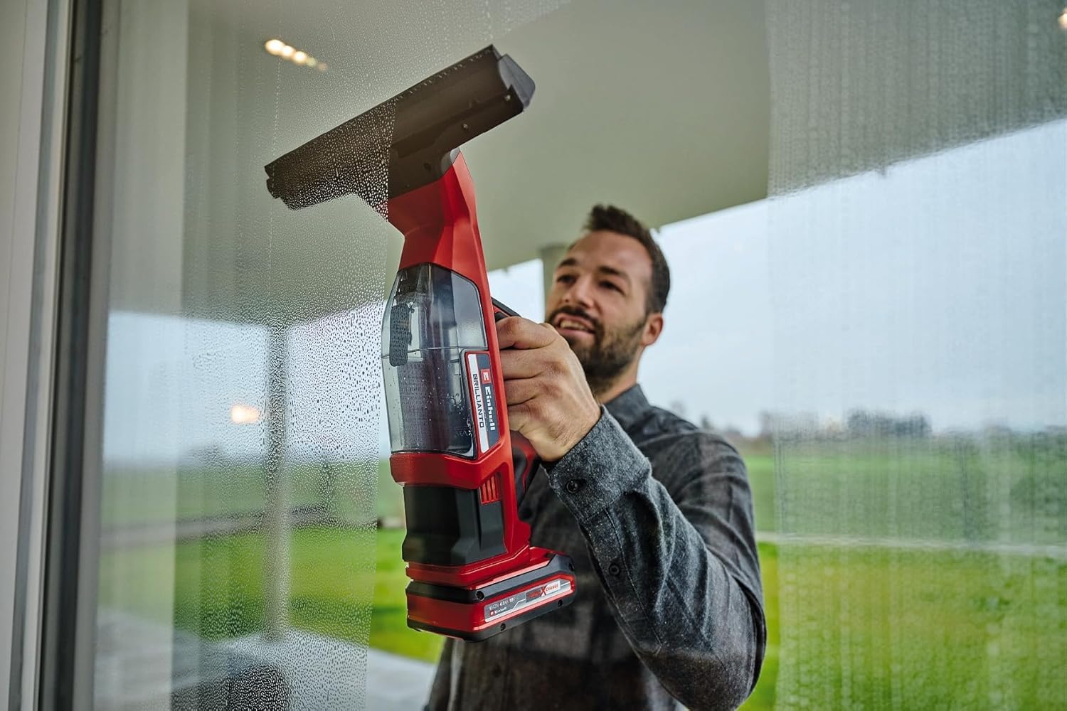Einhell Limpiacristales con batería BRILLIANTO Power X-Change (18 V, Boquilla de aspiración de 28 cm de Longitud, Limpieza sin Tiras, Incl. pulverizador con paño de microfibras, sin batería)
