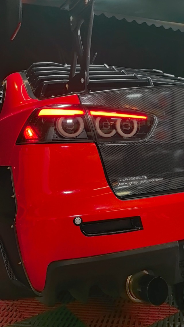 ランサーエボリューションX LEDテールライト 赤 スモークレンズ 即日発送 LEDテールライト ランサーエボリューションX 赤 テールランプ