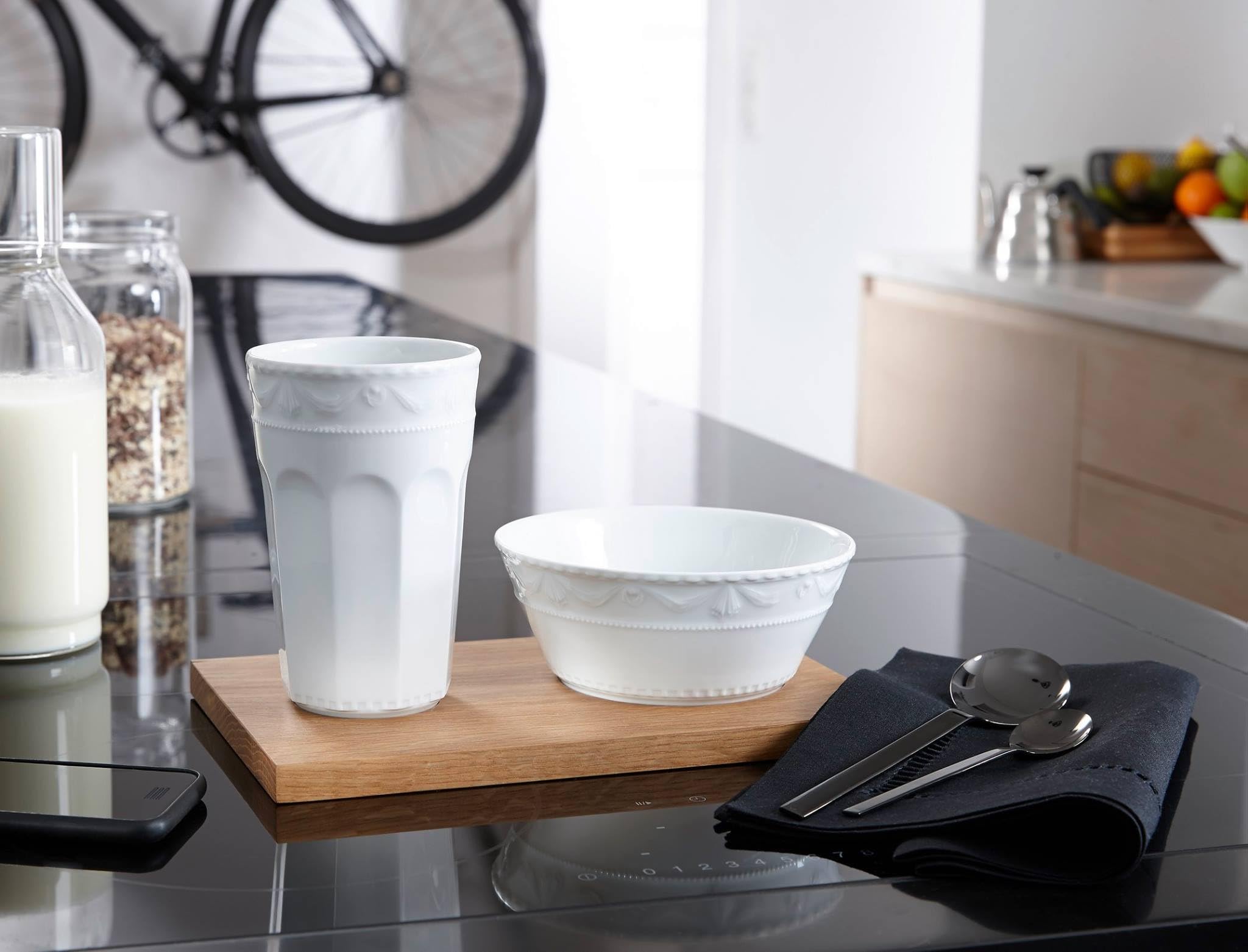 KPM Berlin KURLAND Müsli-Set 3 tlg., Porzellanschale & -becher, Porzellanset, Müslischale, Frühstücks-Set, handmade, Porzellan weiß im Geschenkkarton