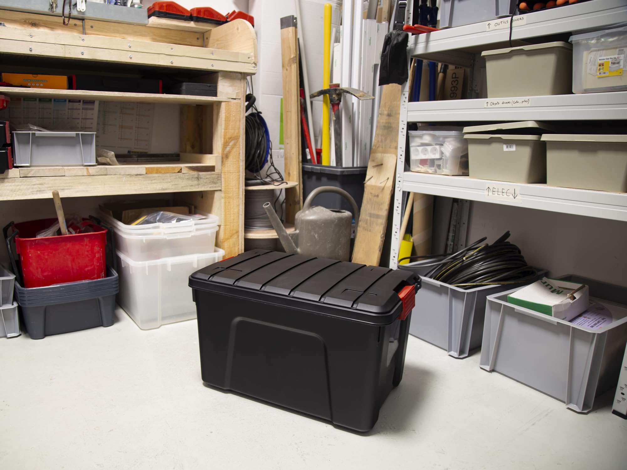Iris Ohyama, große Kunststoff-Aufbewahrungsbox, 60 l Garagen-Aufbewahrungsbox, 3er-Set, SIA-60, schwarz, stapelbar, Verschlussklammern ? B59 x T39,5 x H35,5 cm
