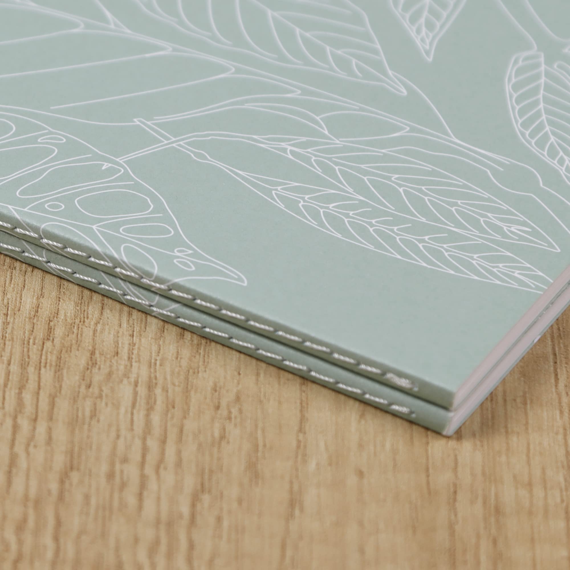 Clairefontaine 115931C - Un Carnet Broché motif Floral Encre Bleue - A5