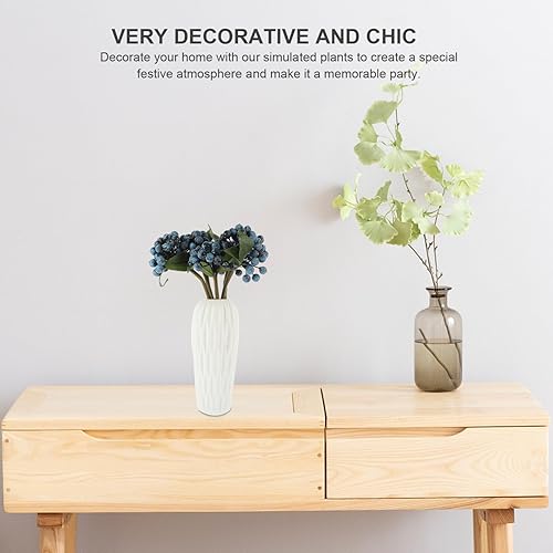 Miniatura 8 de VOSAREA Tallos de bayas de Navidad, ramas de bayas artificiales azules, tallos de acebo, adornos de árbol de Navidad para bricolaje, corona de