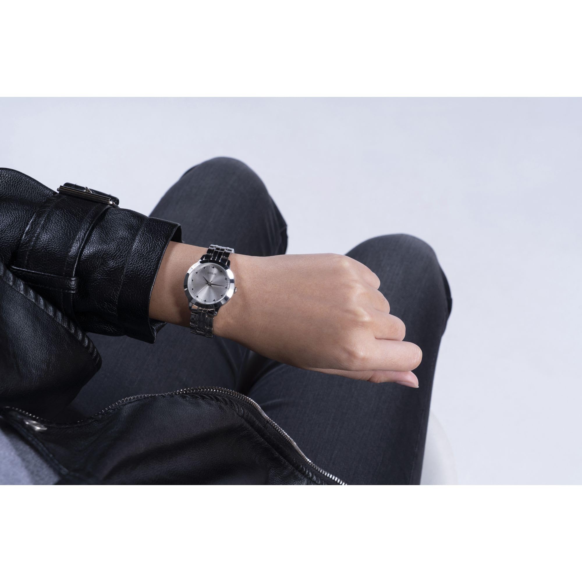 GUESS Reloj clásico de 30 mm