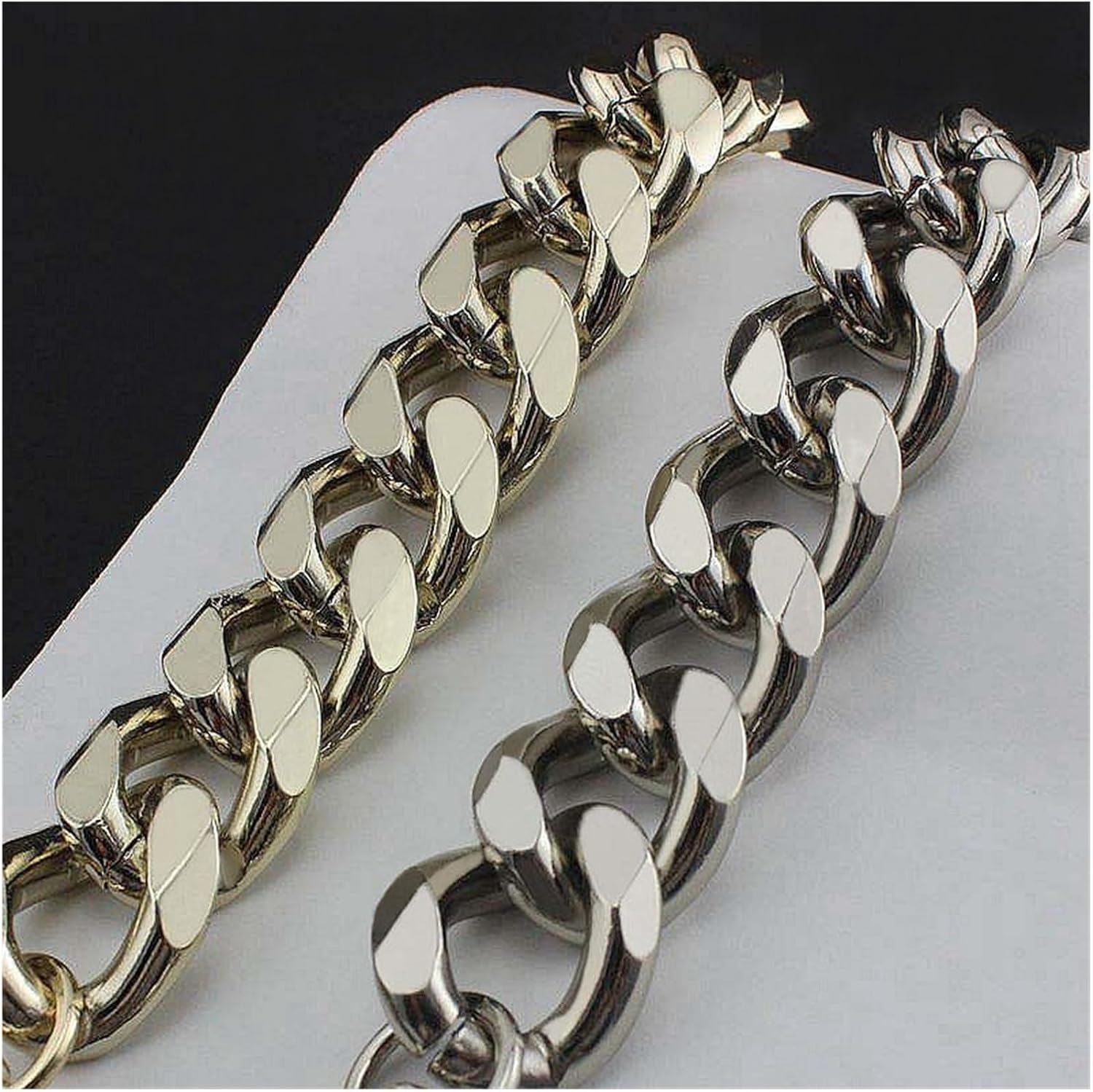 中二病でも恋がしたい 小鳥遊六花 クロスウォレットチェーン 中二病