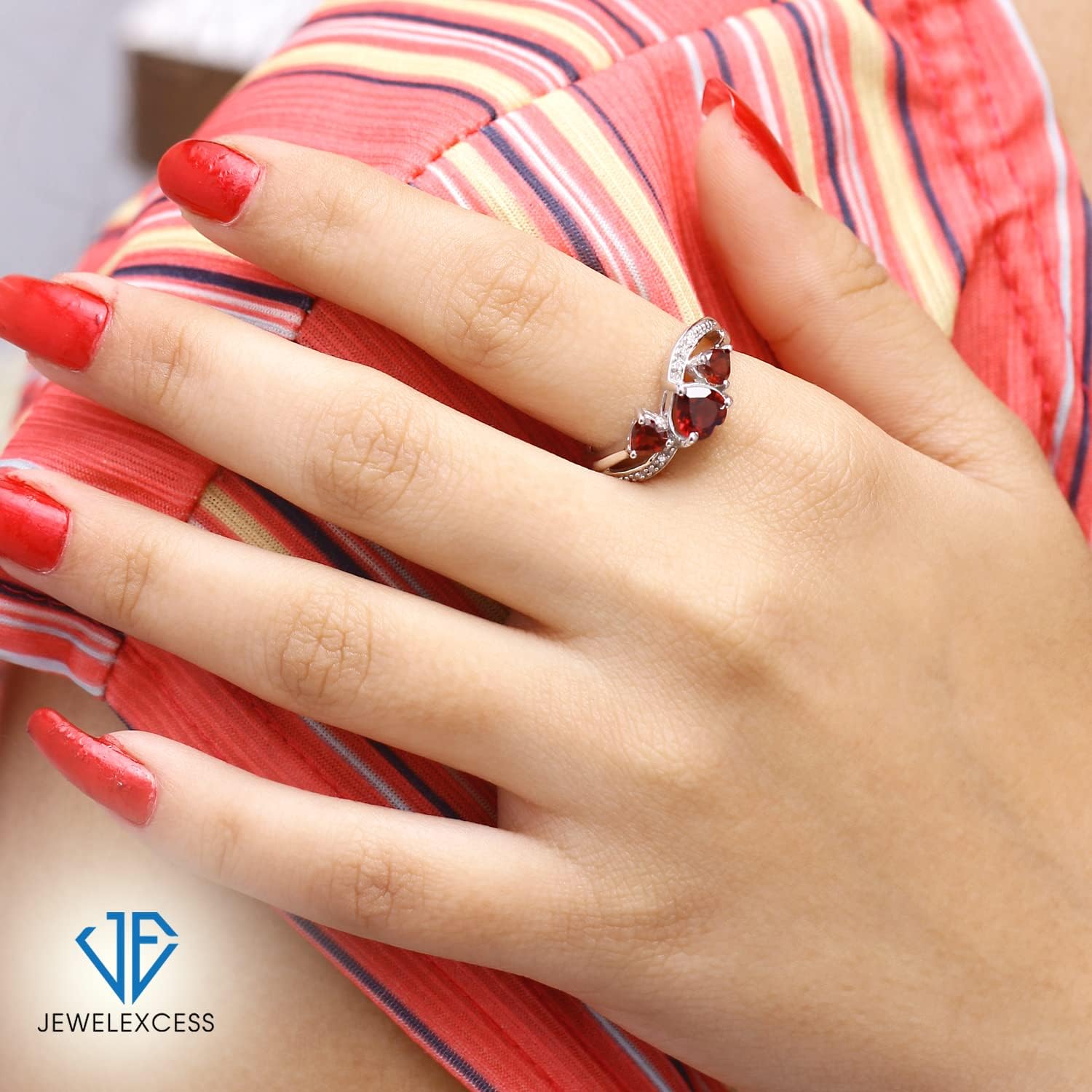 JEWELEXCESS Garnet Ring – Stunning Sterling Silver or 14K Gold over Silver Ring with 1 1/2 Carat T.G.W. Garnets & White Diamond Accents - Elegant Heart Ring Design - Hypoallergenic Silver Diamond Ring