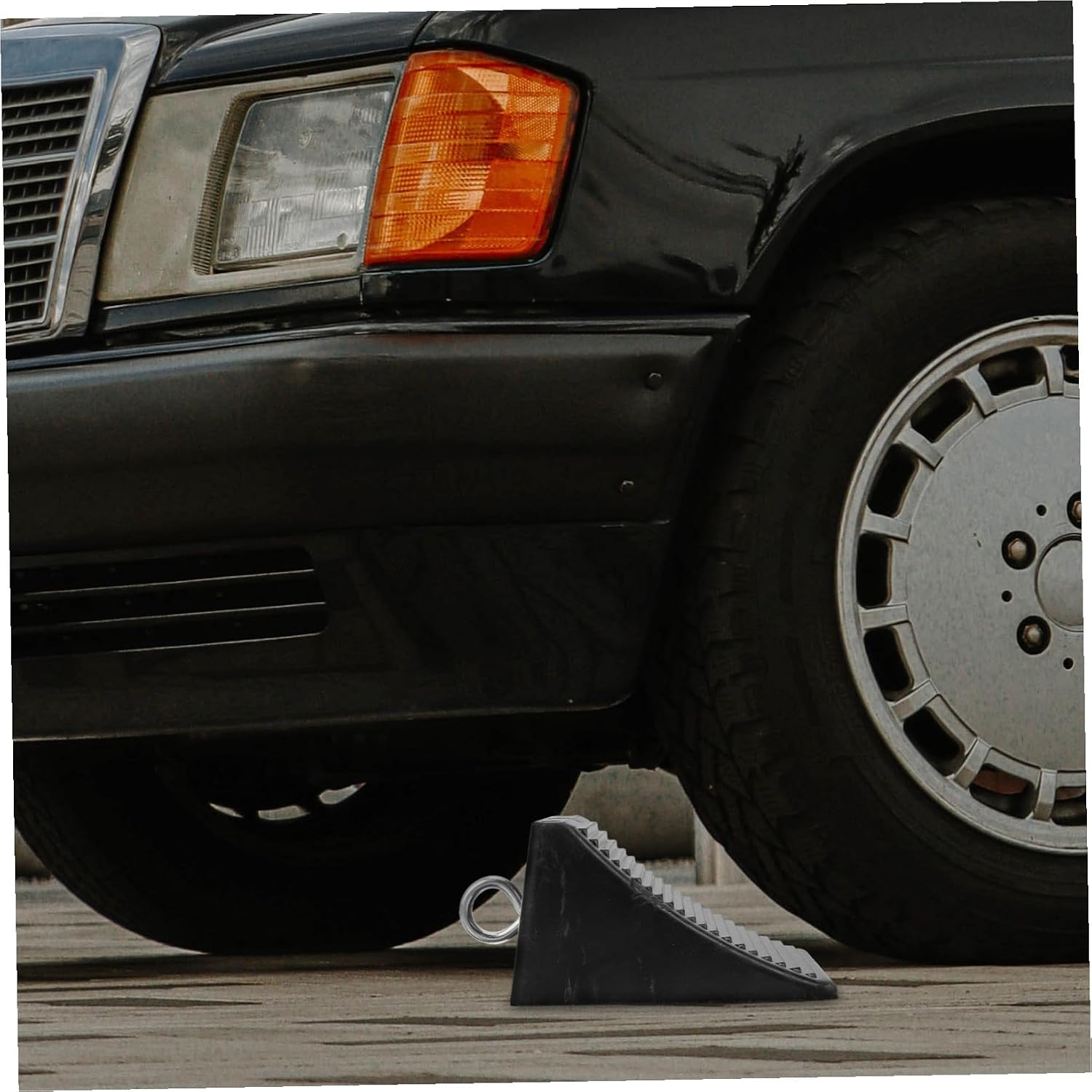 Ipetboom Sturdy Wheel Chock Non Slip Tyre Stopper Wheel Lock for Trailer Tire Car Chocks