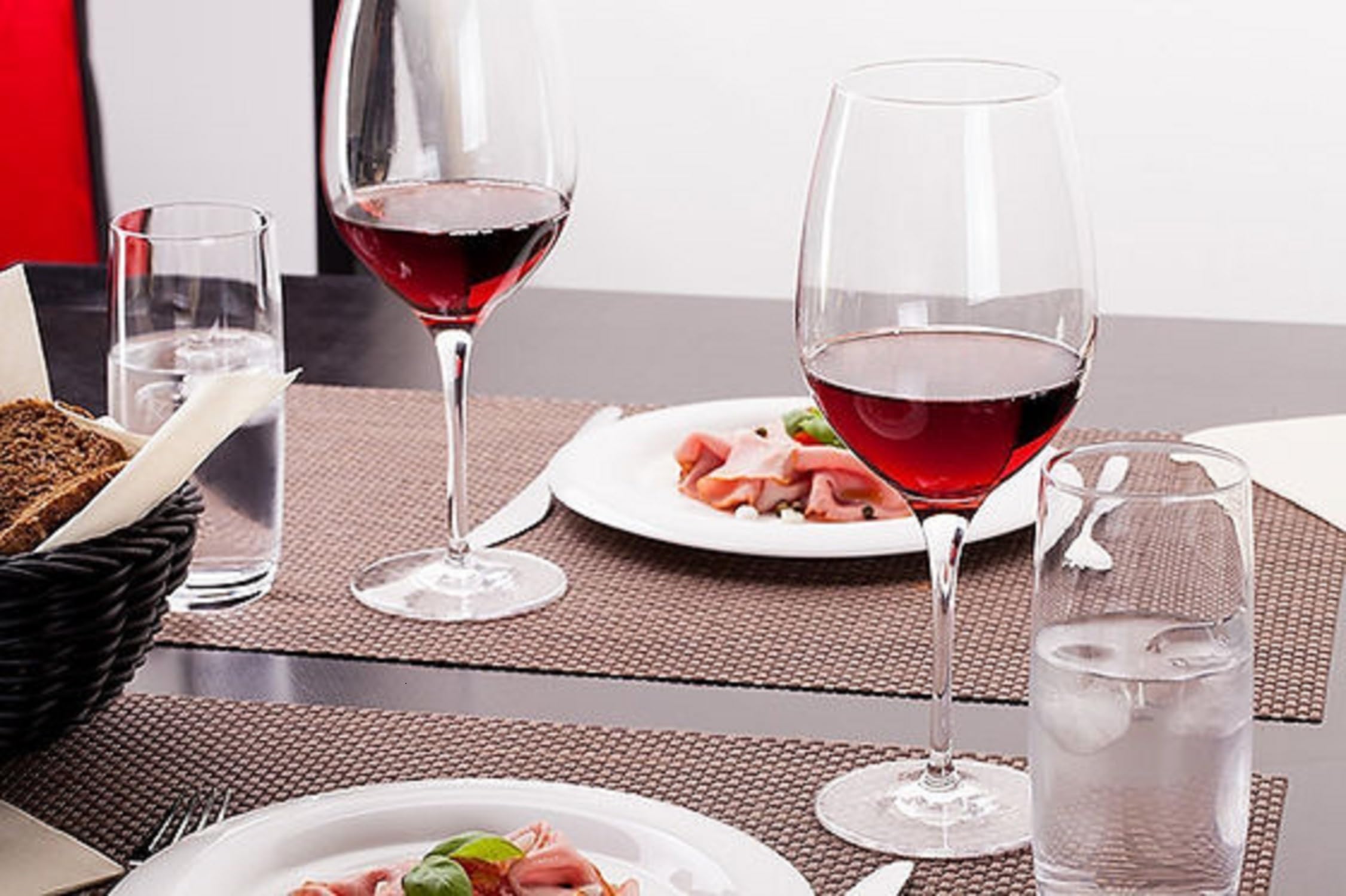 Forestamart ||Set of 4pcs||320ml Red/White Wine Glasses Set || Durable Long Stemmed Crystal Clear Glasses || Lead-Free Goblet || Perfect for Home ||Wedding Party|| Christmas 3