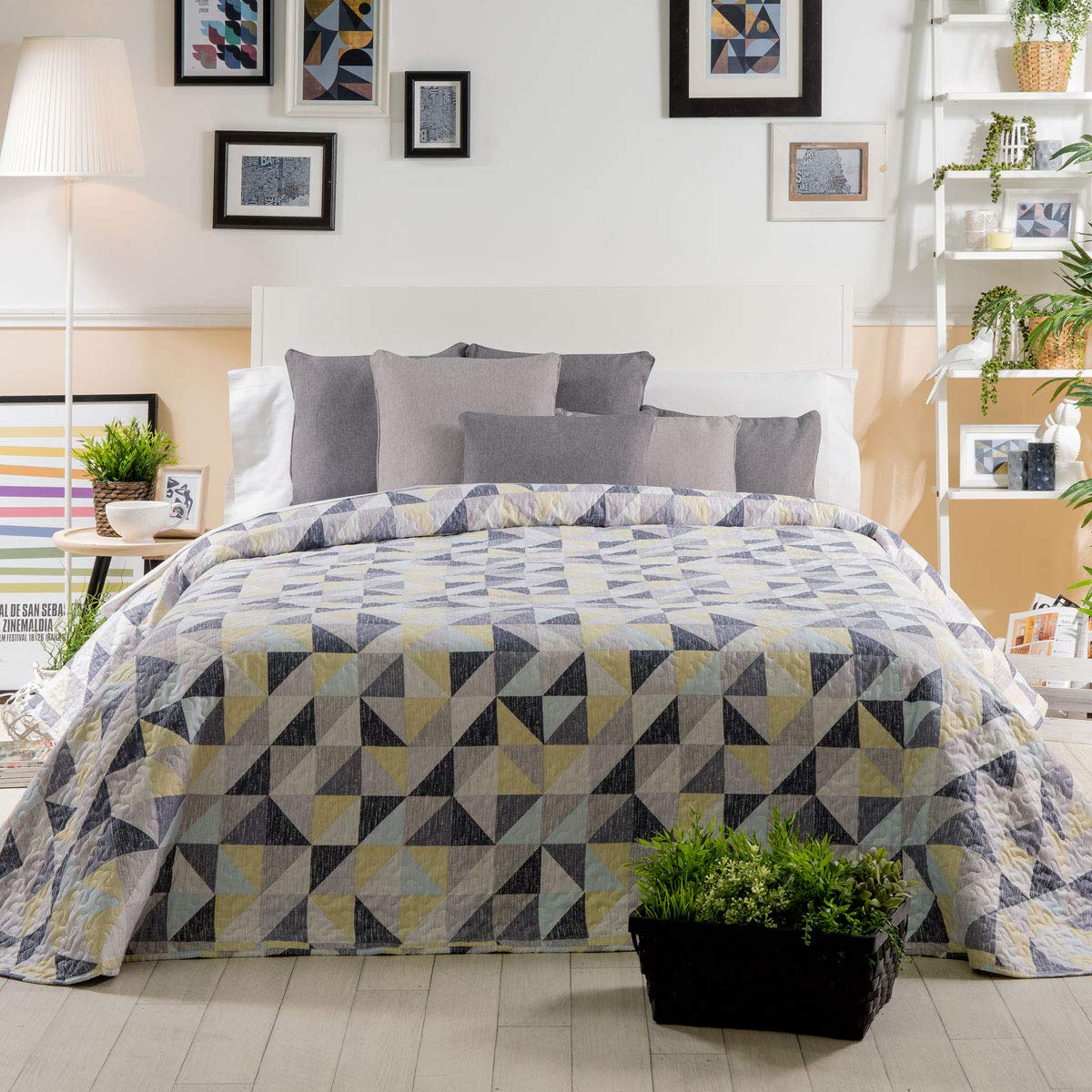 Sancarlos ODIN – Printed Quilt, 100% Polyester, Grey 180 x 270 cm grey