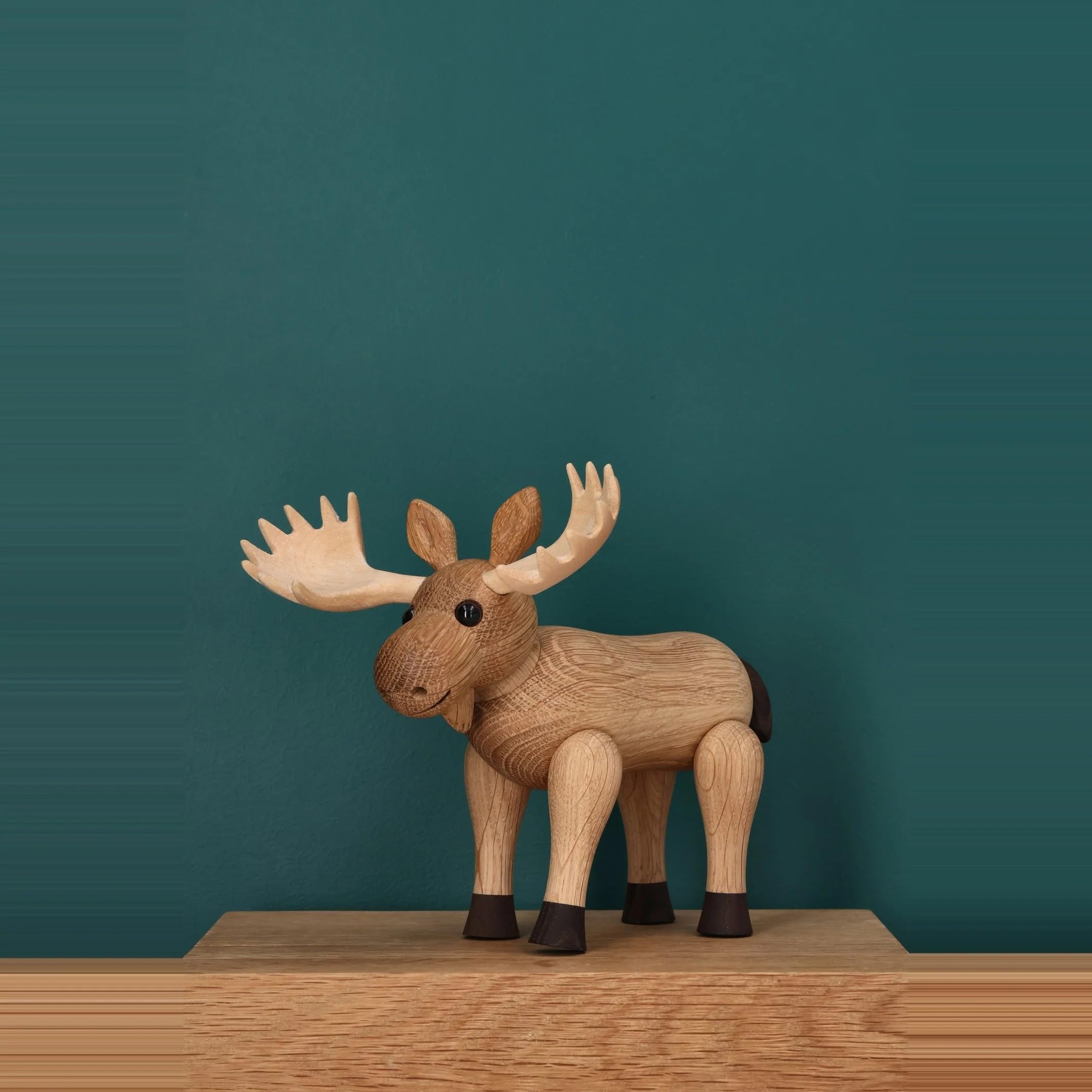 Spring Copenhagen Holzelch Harald – 14 cm Holzfigur Elch aus FSC Holz · Skandinavische Tierfigur Deko Wohnzimmer · Design Holz Skulptur modern