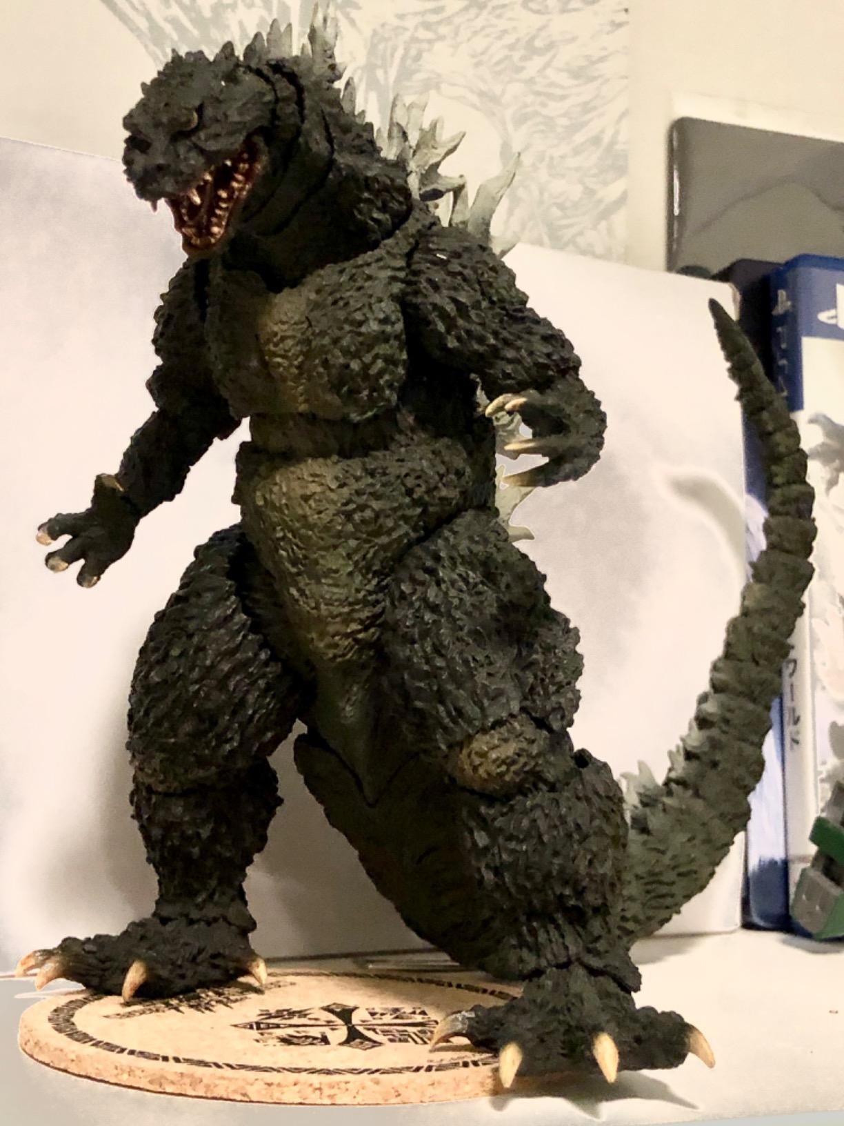 S.H. MonsterArts Godzilla 2000 Millennium Special Color Ver. Figure