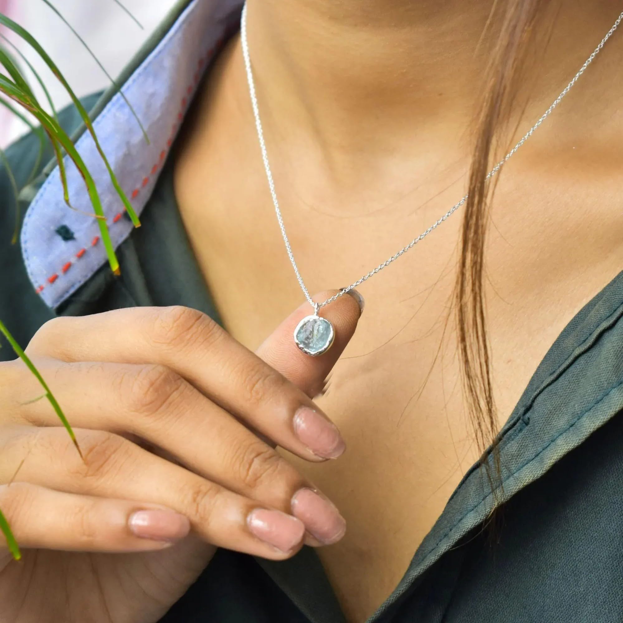 Collana con vera acquamarina grezza, in argento Sterling 925, gioiello fatto a mano