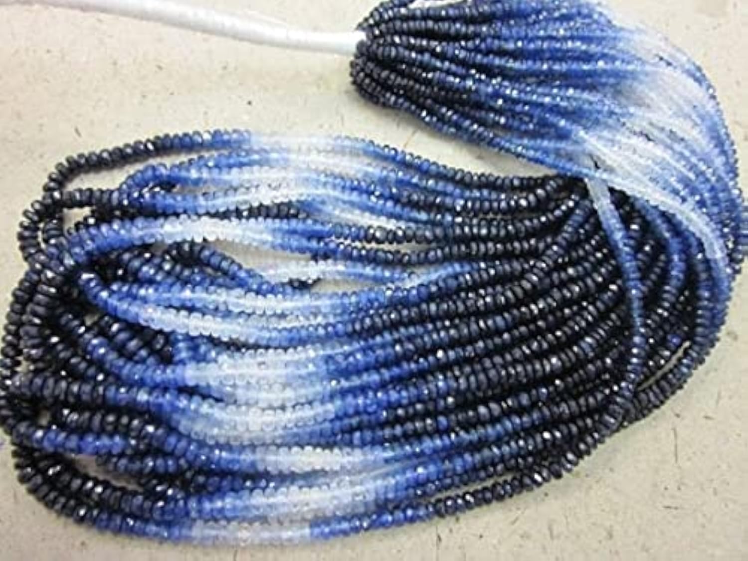 Saphir naturel en perles facettées de 2,5 mm pour en finir avec les bijoux ternes et sans éclat