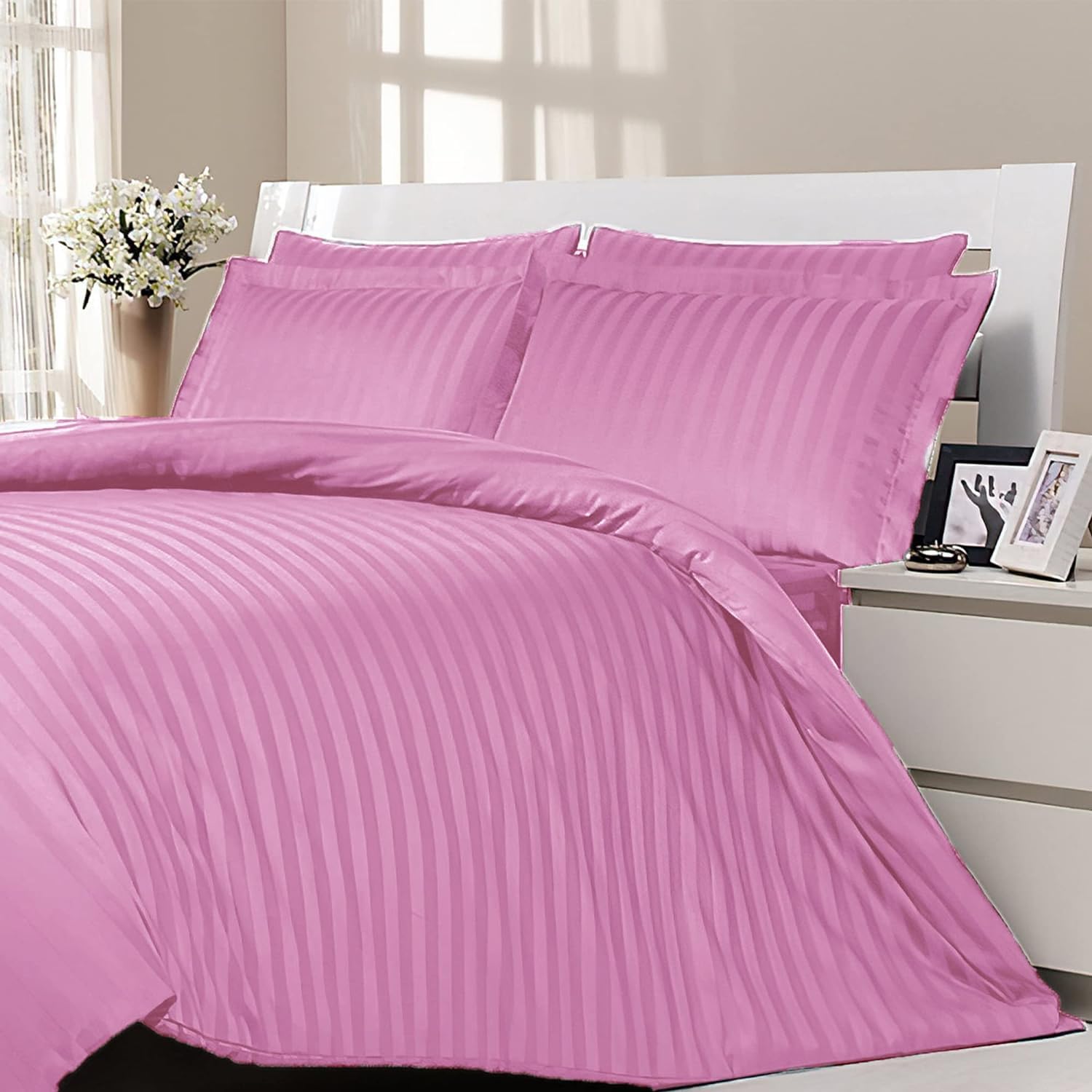 e World Luxurious Single Bedsheet - Striped Bedsheet Set - 160x220cm - 3 Piece Set with 1 Flat Sheet and 2 Pillowcases (50x70cm) - Soft and Breathable Microfiber for All Seasons(Pink, Single Bedsheet)