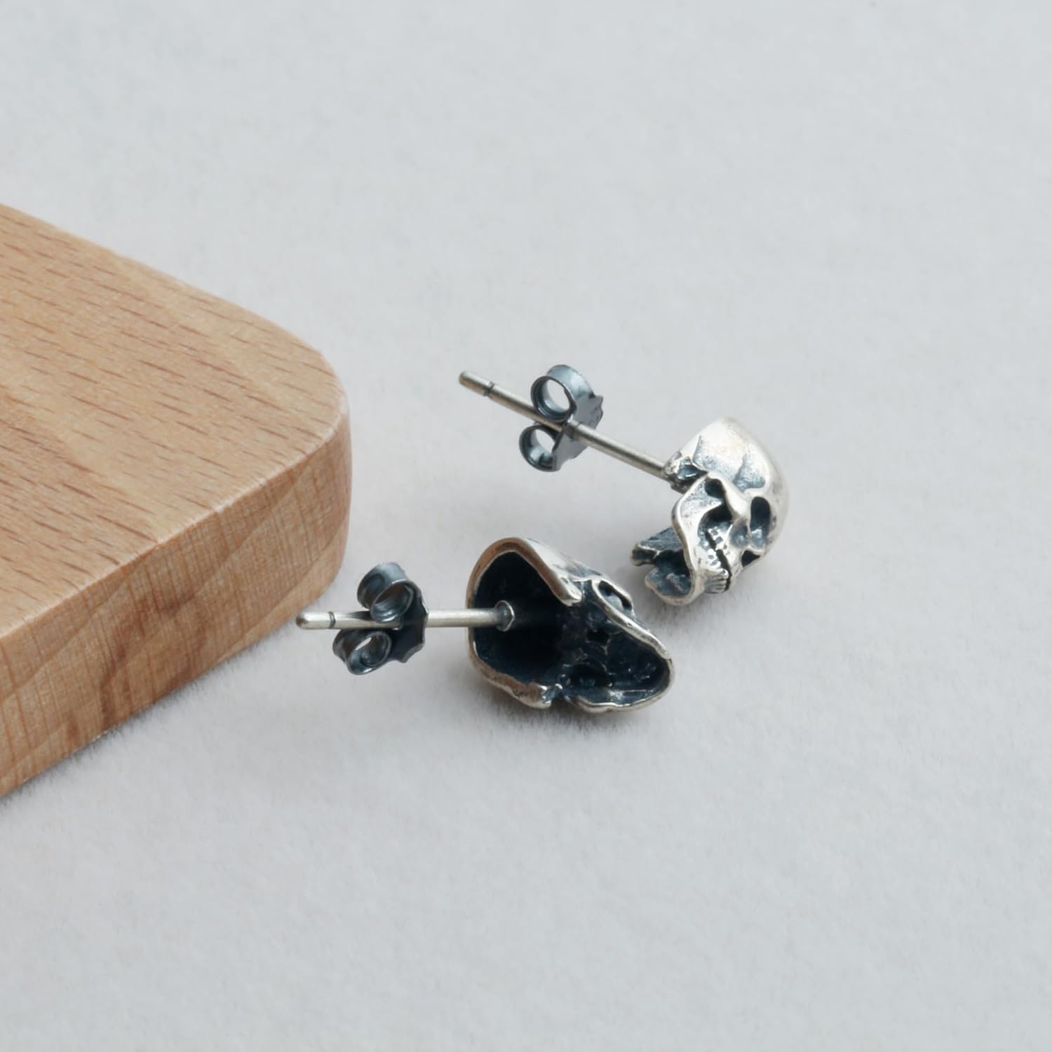 925 Sterling Silver Creepy Human Skull Earrings Studs for Women Man Halloween Costume